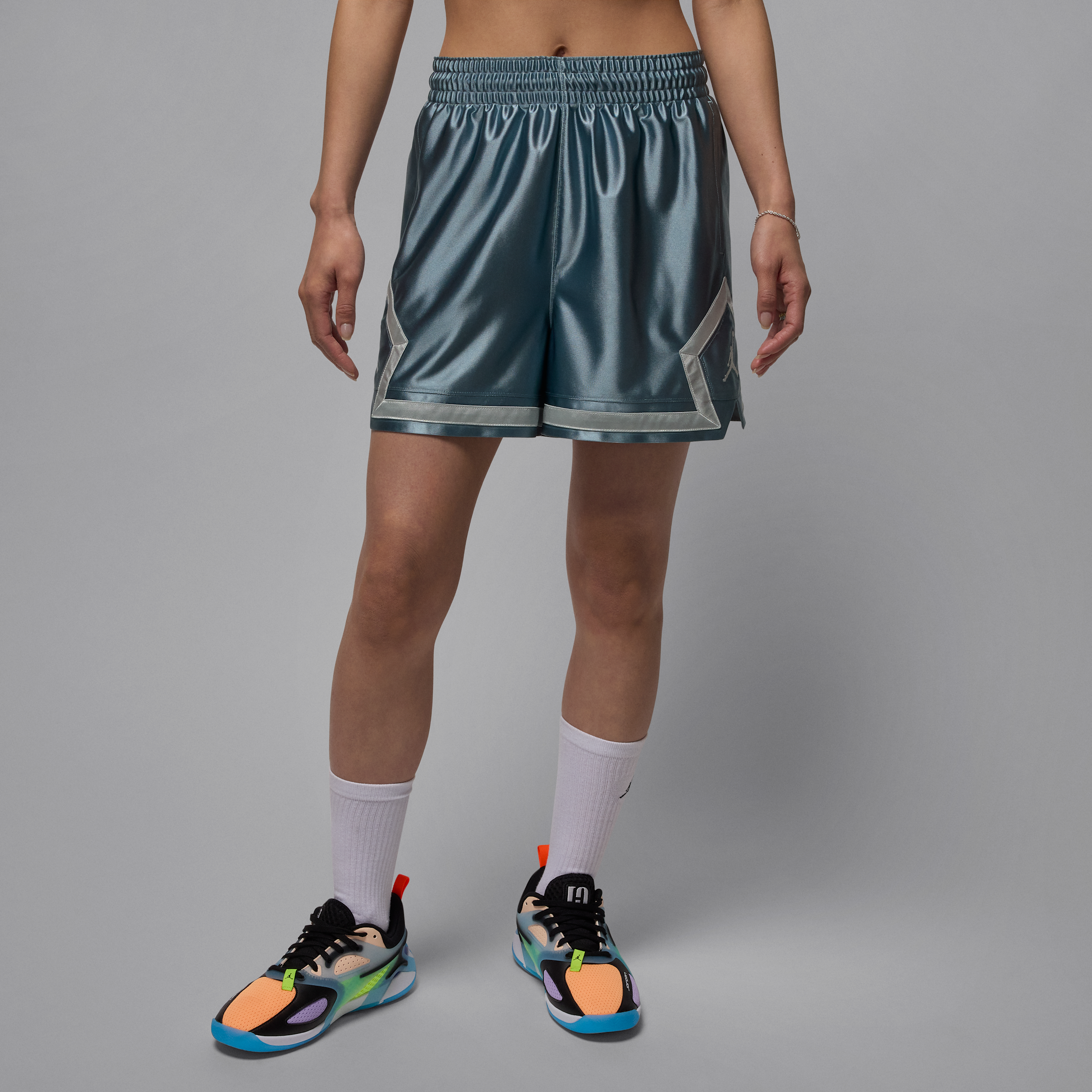 Jordan Sport Pantalón corto Diamond de 10 cm Dri-FIT - Mujer - Gris