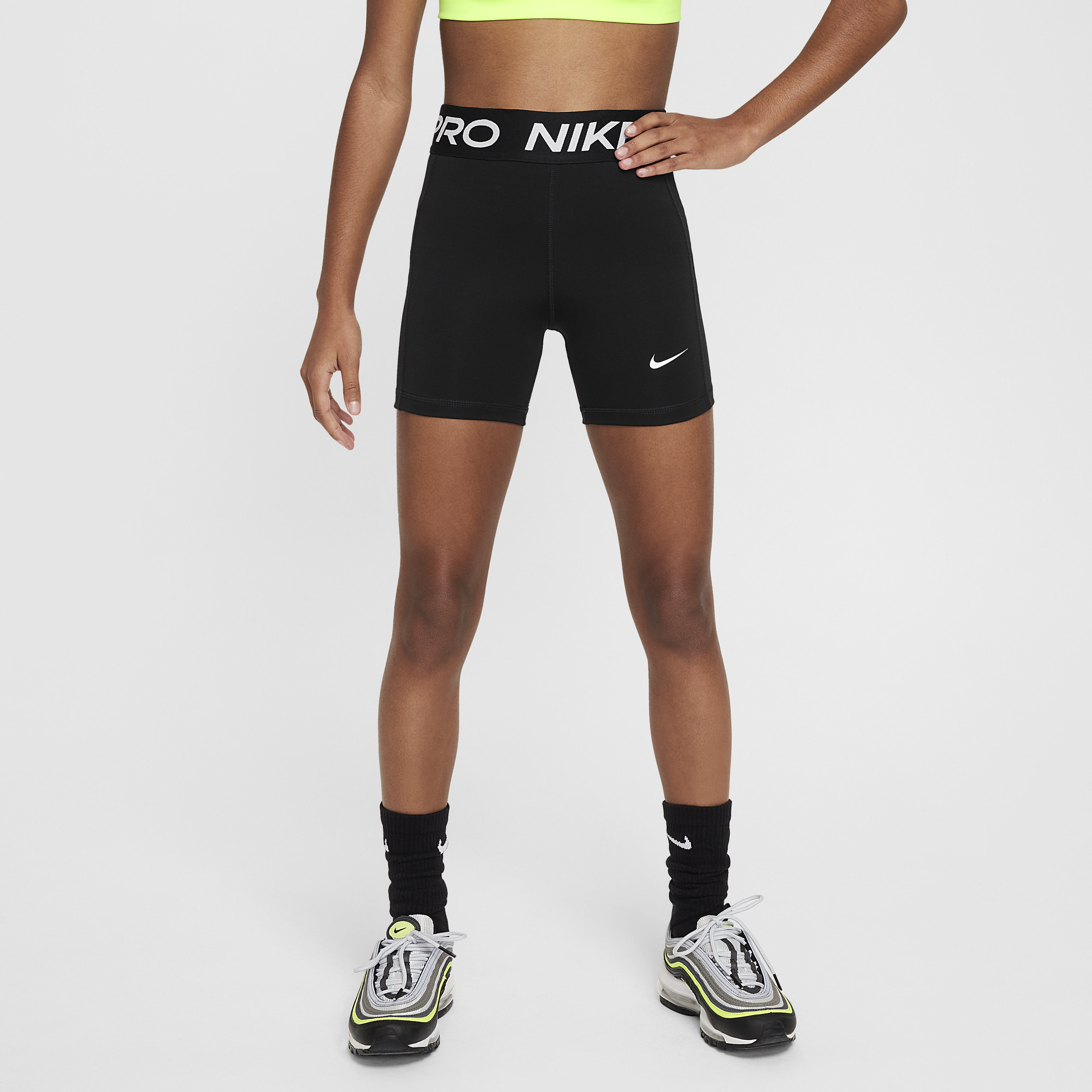 Nike Pro Leak Protection: Dri-FIT-menstruationsshorts til piger - sort