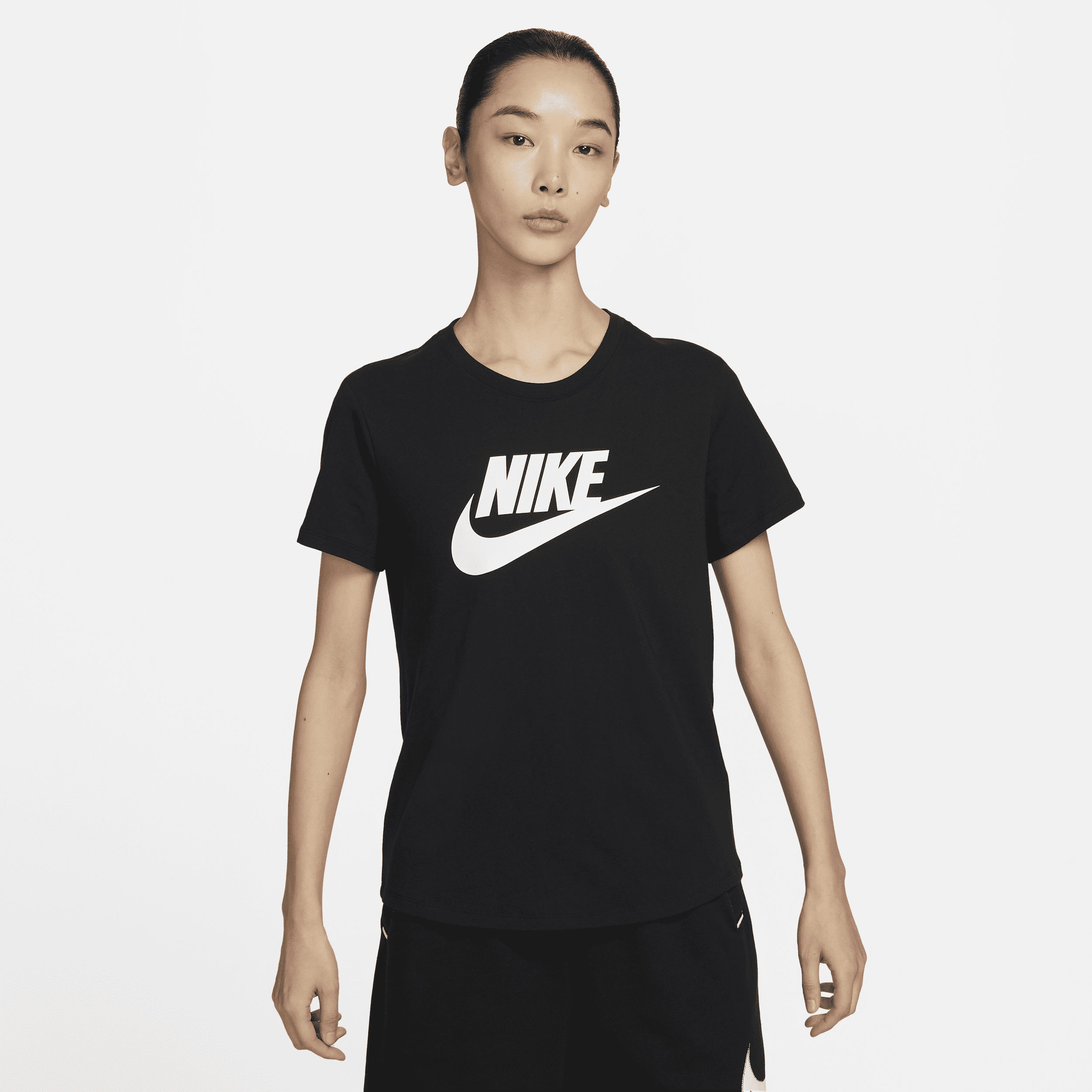 【ナイキ(NIKE)公式ストア】ナイキ スポーツウェア エッセンシャル ウィメンズ ロゴ Tシャツ DX7907-010 ブラック 【ナイキ(NIKE)公式ストア】ナイキ スポーツウェア エッセンシャル ウィメンズ ロゴ Tシャツ DX7907-010 ブラック