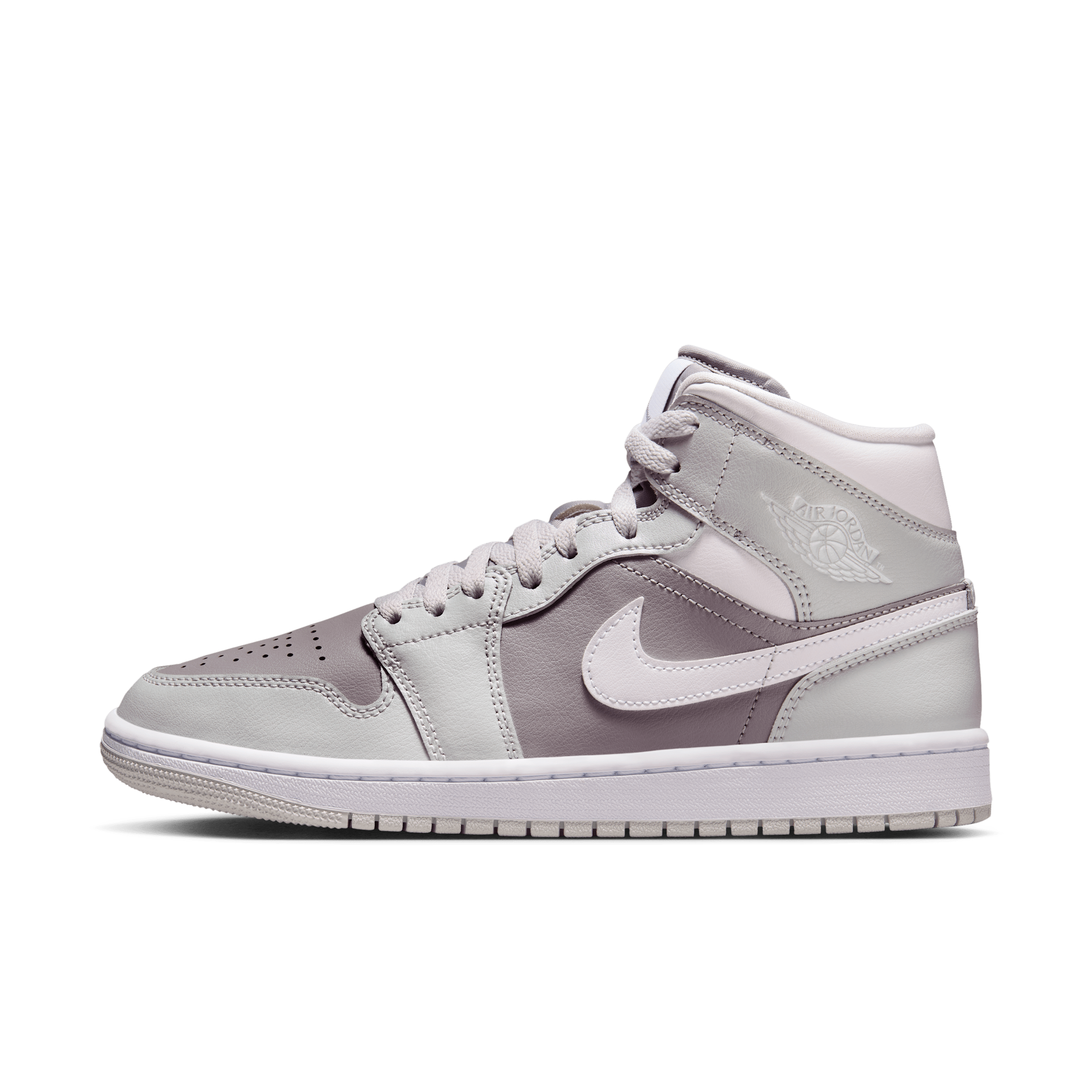 【ナイキ(NIKE)公式ストア】エア ジョーダン 1 MID ウィメンズシューズ BQ6472-008 グレー 【ナイキ(NIKE)公式ストア】エア ジョーダン 1 MID ウィメンズシューズ BQ6472-008 グレー