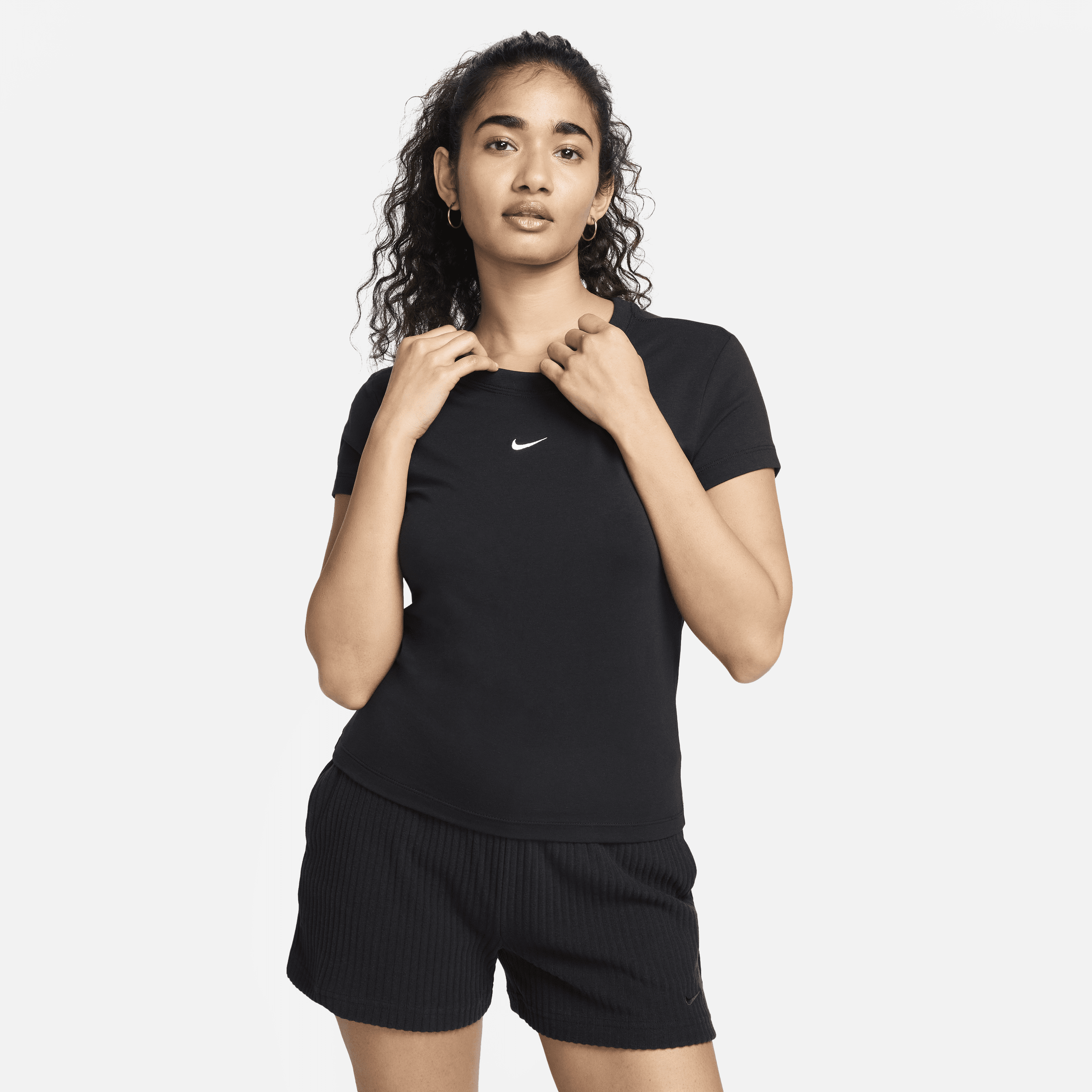 Maskinstrikket Nike Sportswear Chill-T-shirt til kvinder - sort
