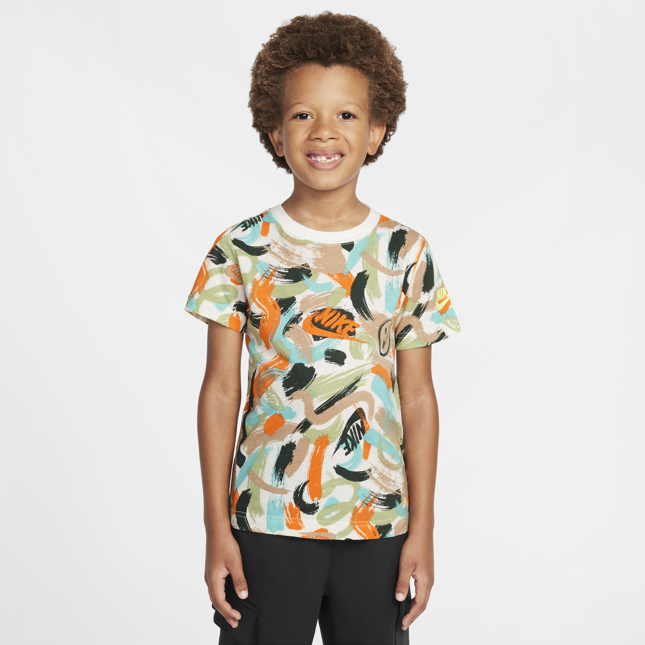 【ナイキ(NIKE)公式ストア】ナイキ "Express Yourself" リトルキッズ プリント Tシャツ HQ7905-133 ホワイト 【ナイキ(NIKE)公式ストア】ナイキ "Express Yourself" リトルキッズ プリント Tシャツ HQ7905-133 ホワイト