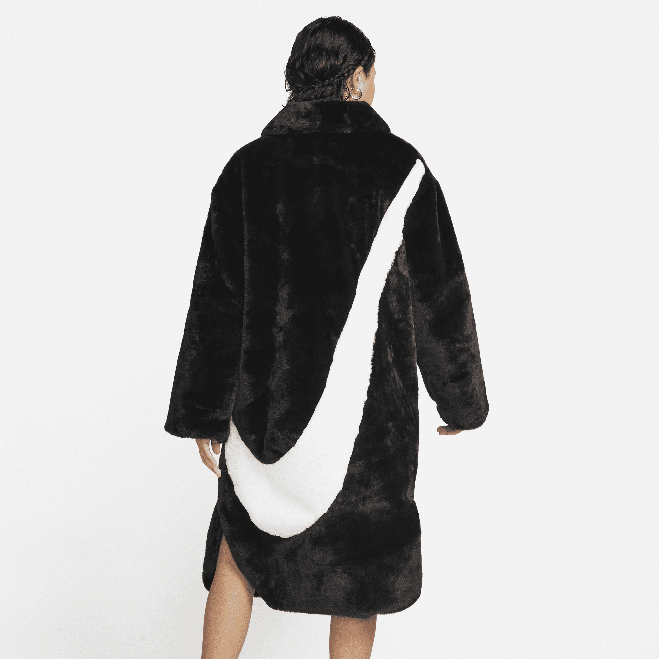 Lang Nike Sportswear-jakke i imiteret pels til kvinder - sort