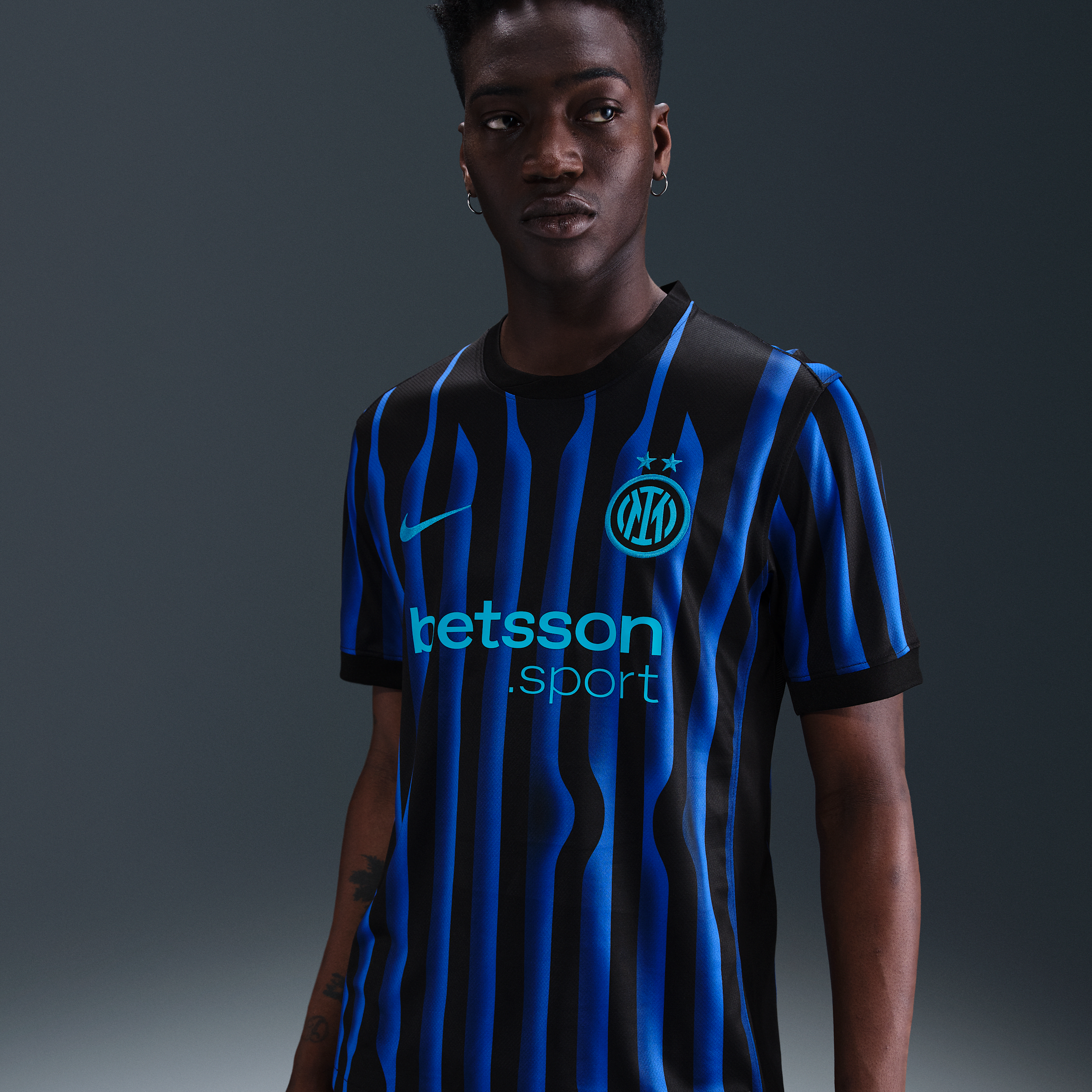 【ナイキ(NIKE)公式ストア】インテル ミラノ 2025/26 スタジアム ホーム メンズ ナイキ Dri-FIT サッカー レプリカ ユニフォーム HJ4591-439 ブルー 【ナイキ(NIKE)公式ストア】インテル ミラノ 2025/26 スタジアム ホーム メンズ ナイキ Dri-FIT サッカー レプリカ ユニフォーム HJ4591-439 ブルー