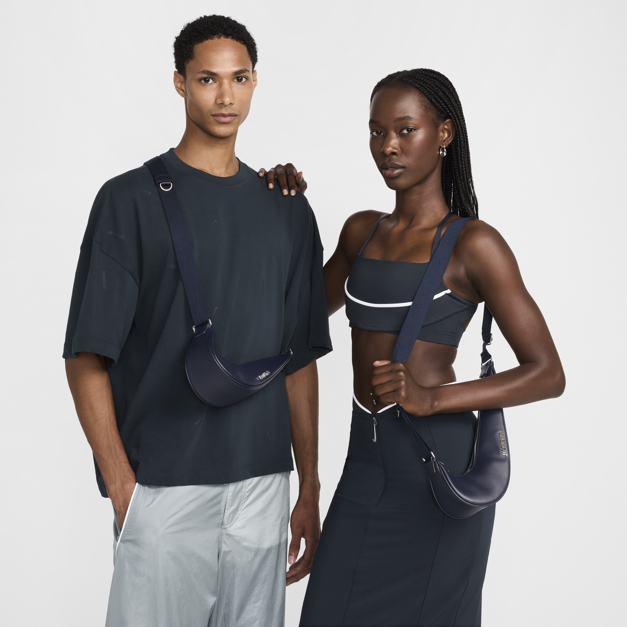 【ナイキ(NIKE)公式ストア】ナイキ x ジャックムス ル スウッシュ クロスボディバッグ DQ0324-410 ブルー 【ナイキ(NIKE)公式ストア】ナイキ x ジャックムス ル スウッシュ クロスボディバッグ DQ0324-410 ブルー