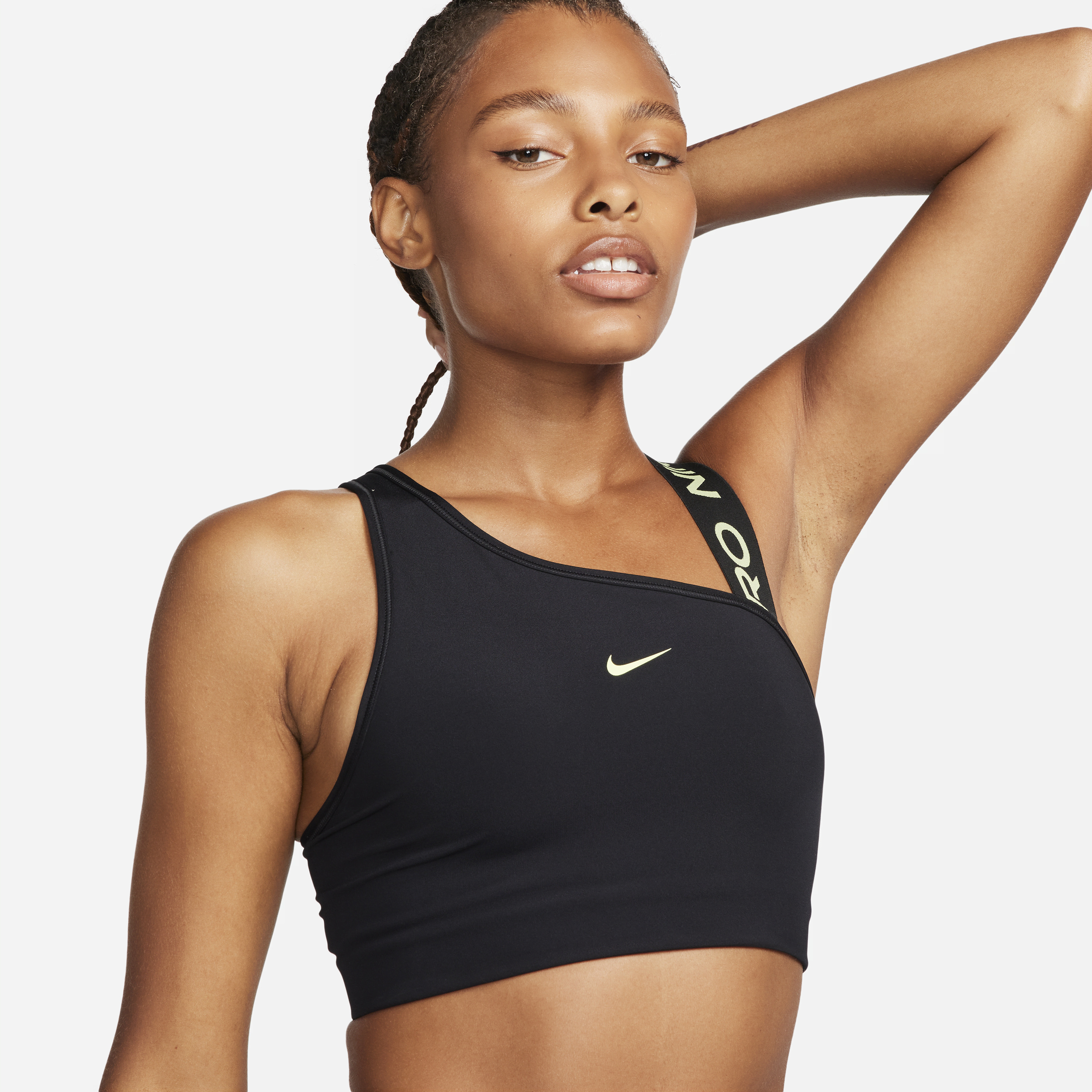 Asymmetrisk Nike Pro Swoosh-sports-bh med medium støtte til kvinder - sort