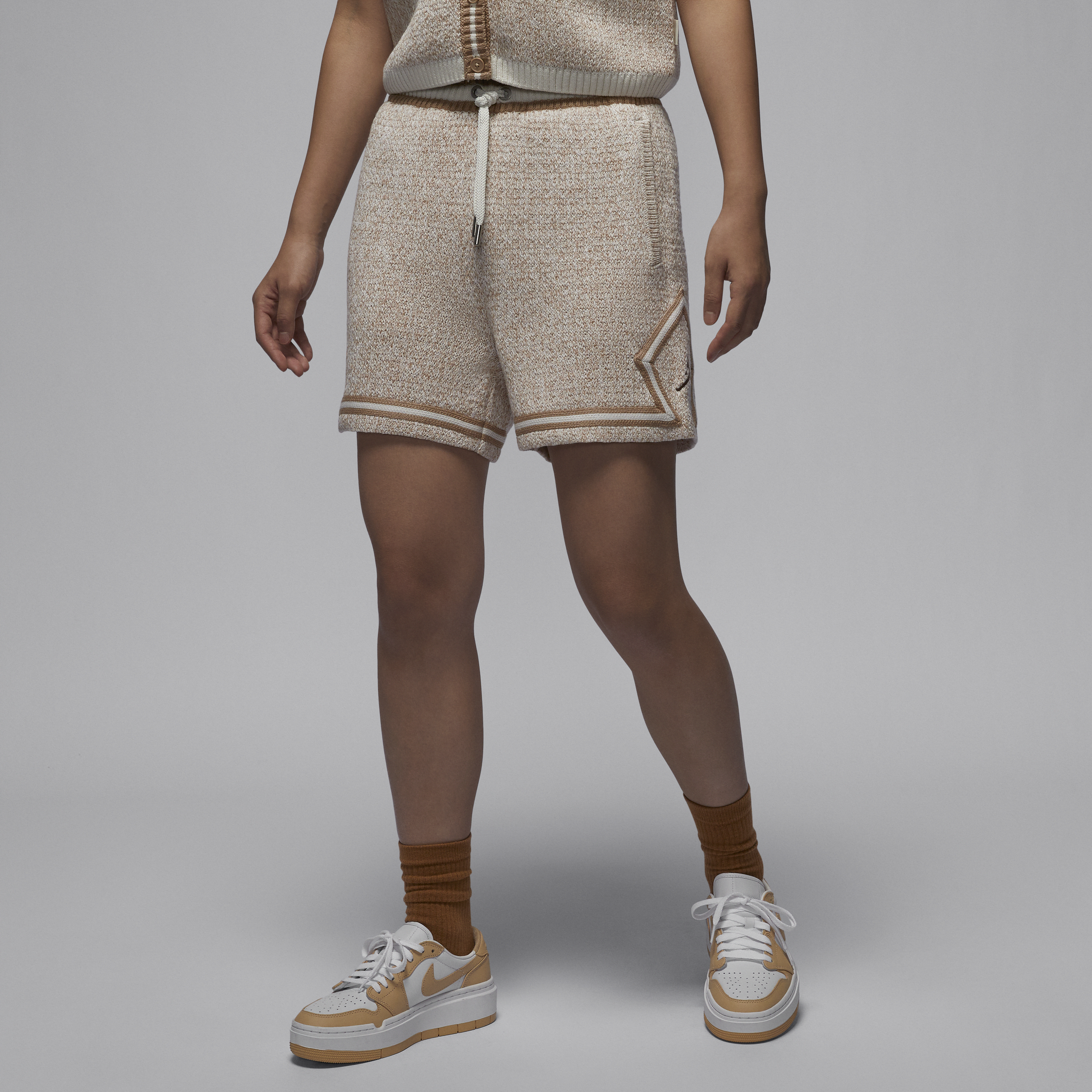 【ナイキ(NIKE)公式ストア】エア ジョーダン ウィメンズ ニット ショートパンツ FV7117-133 ホワイト 【ナイキ(NIKE)公式ストア】エア ジョーダン ウィメンズ ニット ショートパンツ FV7117-133 ホワイト