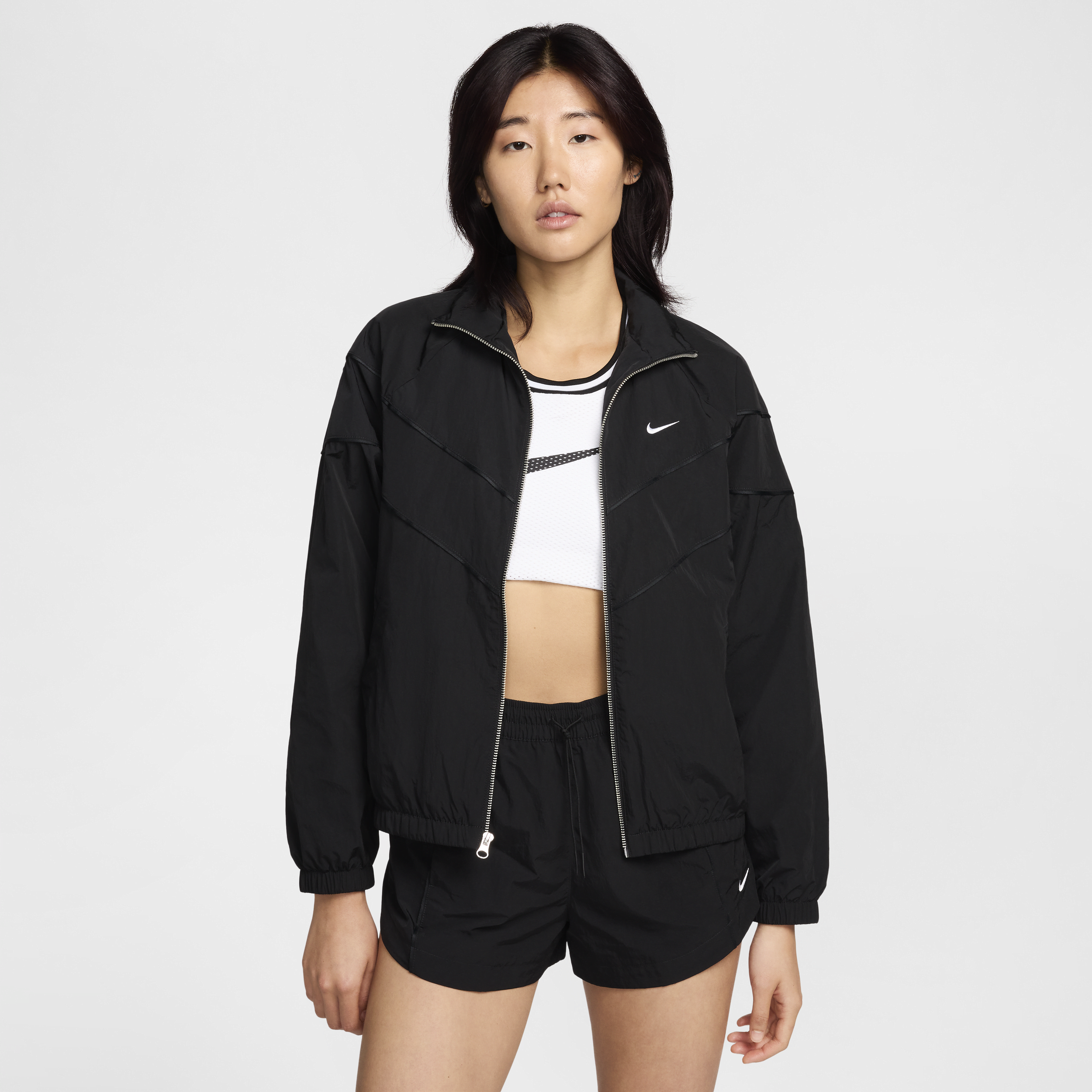 【ナイキ(NIKE)公式ストア】ナイキ ウィンドランナー ウィメンズ ルーズ UV ウーブン フルジップ ジャケット FV6305-010 ブラック 【ナイキ(NIKE)公式ストア】ナイキ ウィンドランナー ウィメンズ ルーズ UV ウーブン フルジップ ジャケット FV6305-010 ブラック