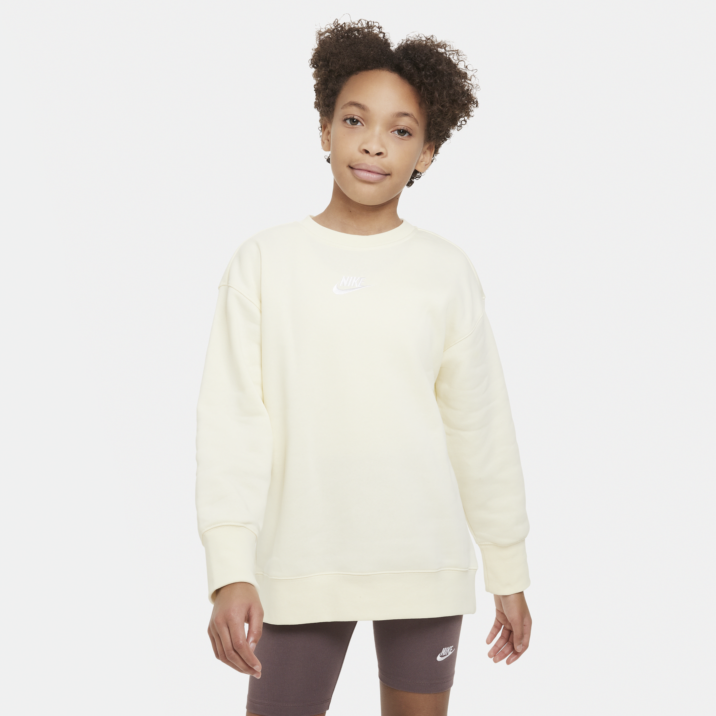 【ナイキ(NIKE)公式ストア】ナイキ スポーツウェア クラブ フリース ジュニア (ガールズ) クルー スウェットシャツ DD7473-114 ホワイト 【ナイキ(NIKE)公式ストア】ナイキ スポーツウェア クラブ フリース ジュニア (ガールズ) クルー スウェットシャツ DD7473-114 ホワイト
