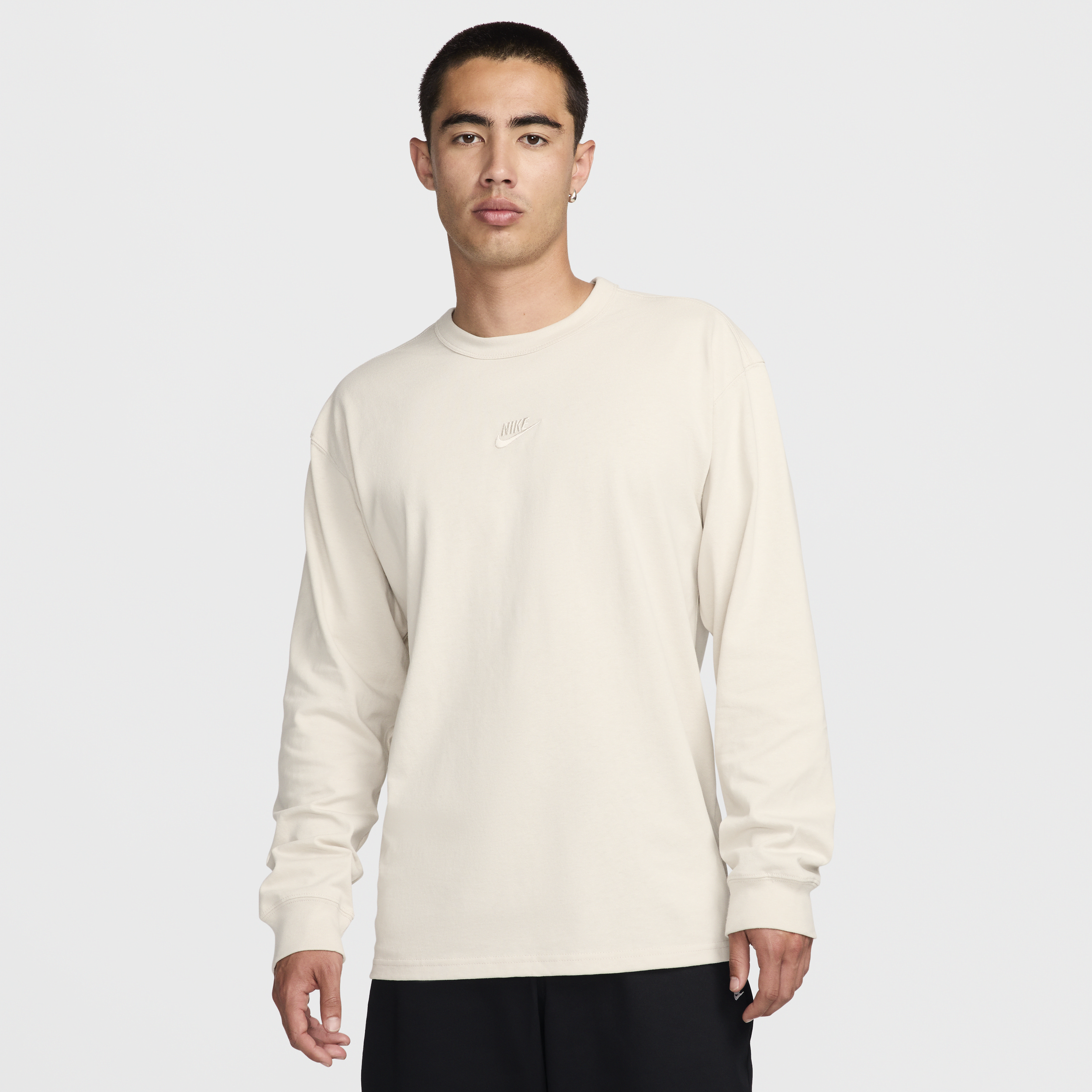 【ナイキ(NIKE)公式ストア】ナイキ スポーツウェア プレミアム エッセンシャル メンズ ロングスリーブ Tシャツ DO7391-104 ブラウン 【ナイキ(NIKE)公式ストア】ナイキ スポーツウェア プレミアム エッセンシャル メンズ ロングスリーブ Tシャツ DO7391-104 ブラウン