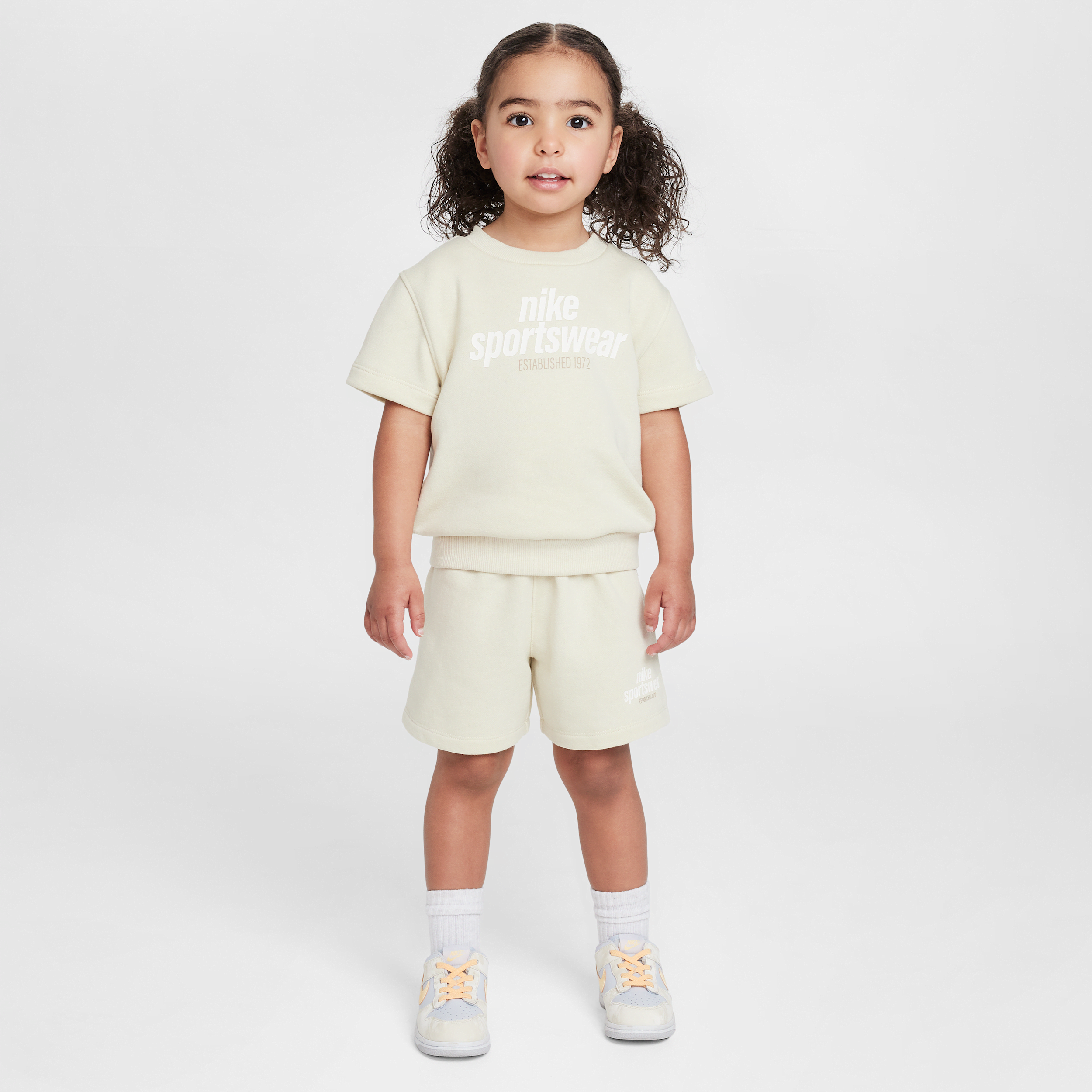 【ナイキ(NIKE)公式ストア】ナイキ ベビー クラブ ファミリー ツーピース ショートパンツ セットアップ II2587-229 ブラウン 【ナイキ(NIKE)公式ストア】ナイキ ベビー クラブ ファミリー ツーピース ショートパンツ セットアップ II2587-229 ブラウン