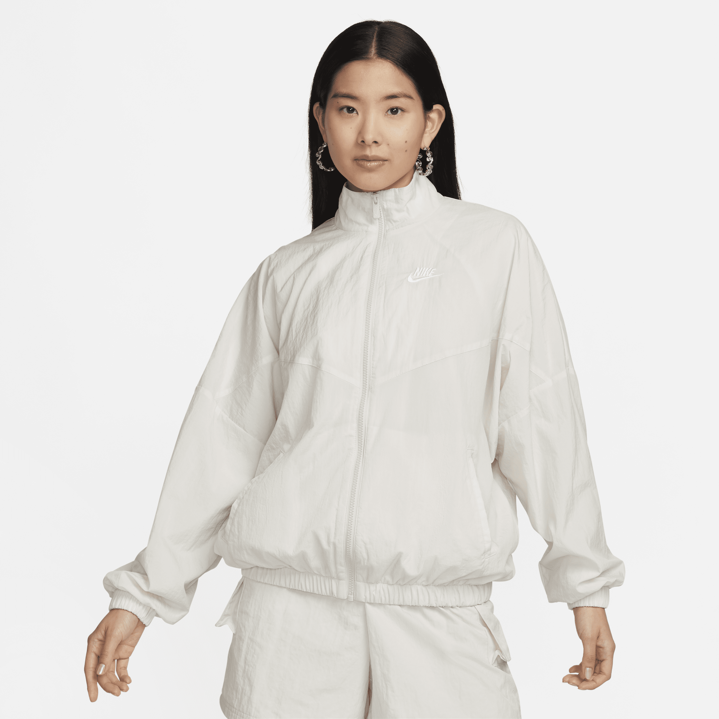 【ナイキ(NIKE)公式ストア】ナイキ スポーツウェア エッセンシャル ウィンドランナー ウィメンズ ウーブン ジャケット DM6186-104 ブラウン 【ナイキ(NIKE)公式ストア】ナイキ スポーツウェア エッセンシャル ウィンドランナー ウィメンズ ウーブン ジャケット DM6186-104 ブラウン