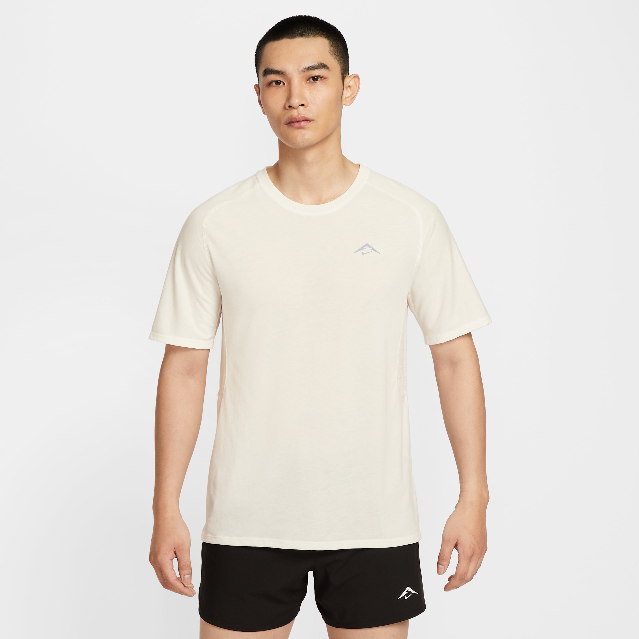 【ナイキ(NIKE)公式ストア】ナイキ ソーラー チェイス メンズ Dri-FIT ADV ショートスリーブ ランニングトップ HJ3581-133 ホワイト 【ナイキ(NIKE)公式ストア】ナイキ ソーラー チェイス メンズ Dri-FIT ADV ショートスリーブ ランニングトップ HJ3581-133 ホワイト