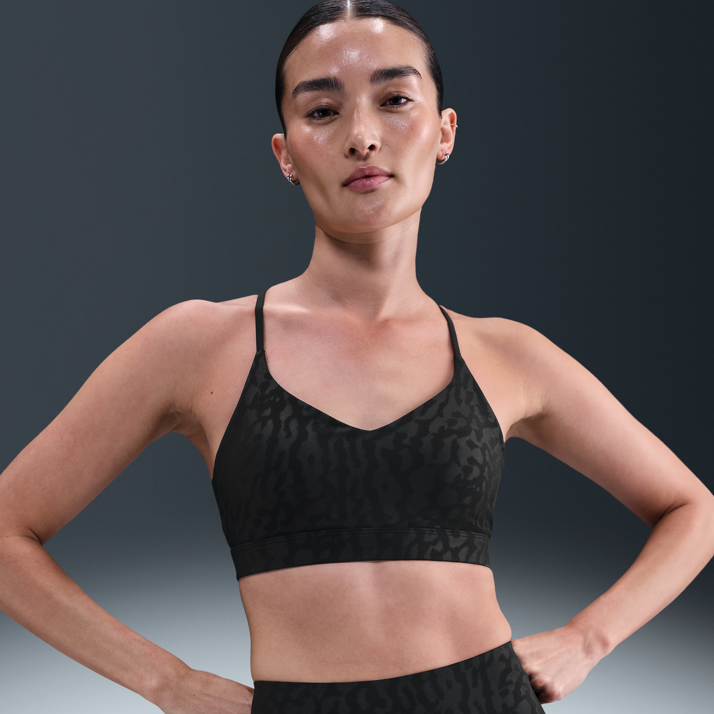 【ナイキ(NIKE)公式ストア】ナイキ インディ ウィメンズ ライトサポート パッディド アジャスタブル スポーツブラ HQ2825-010 ブラック 【ナイキ(NIKE)公式ストア】ナイキ インディ ウィメンズ ライトサポート パッディド アジャスタブル スポーツブラ HQ2825-010 ブラック