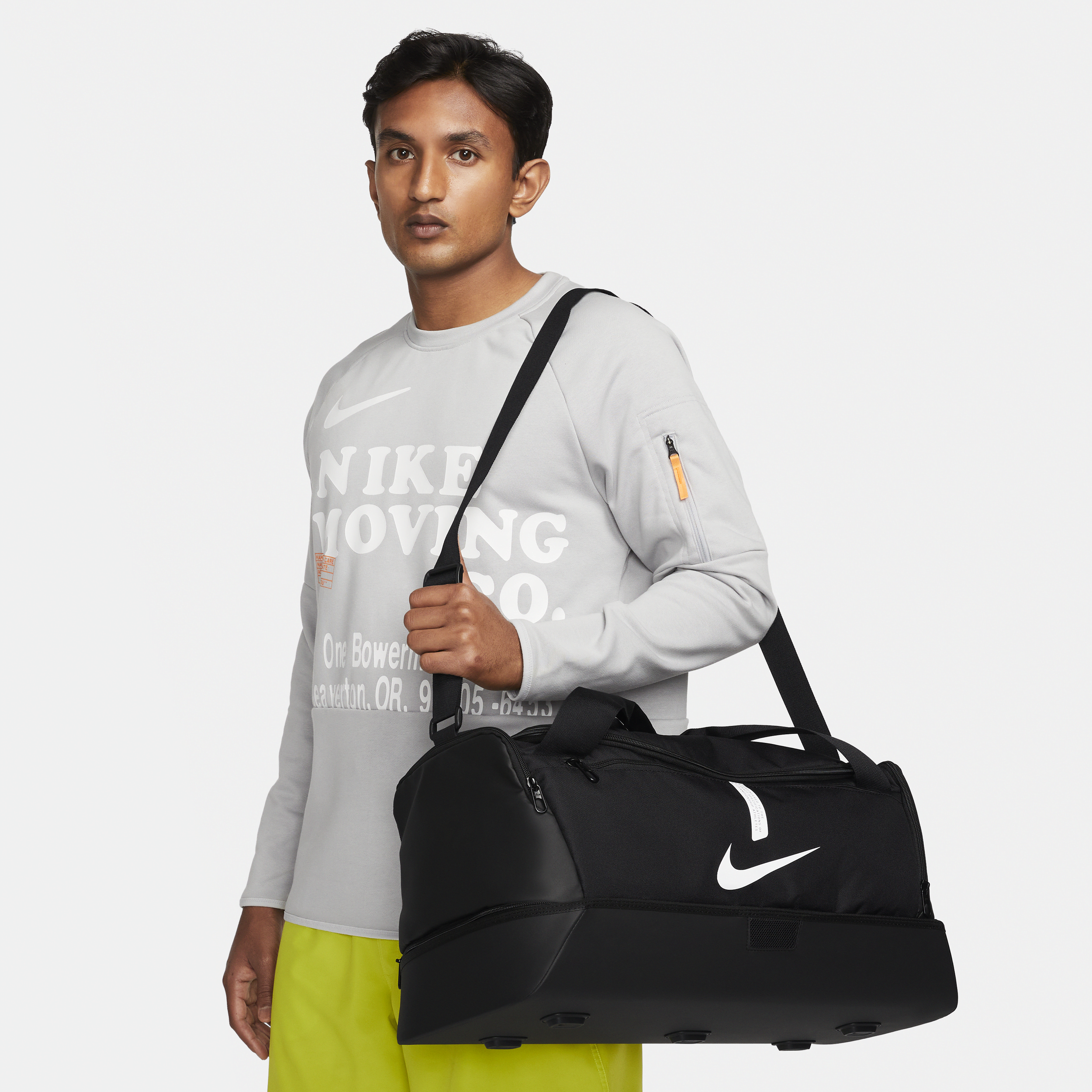 Borsone medio rigido da calcio Nike Academy Team (37 l) - Nero