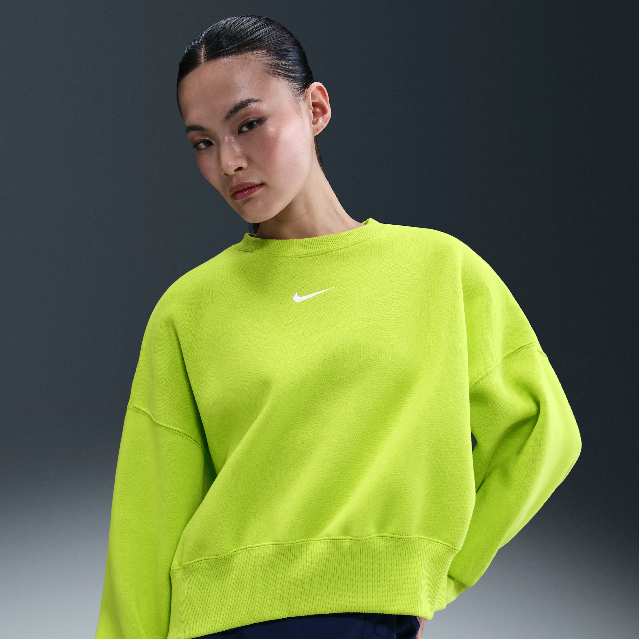 Nike Phoenix Fleece Sudadera de chándal de cuello redondo extraoversize - Mujer - Verde