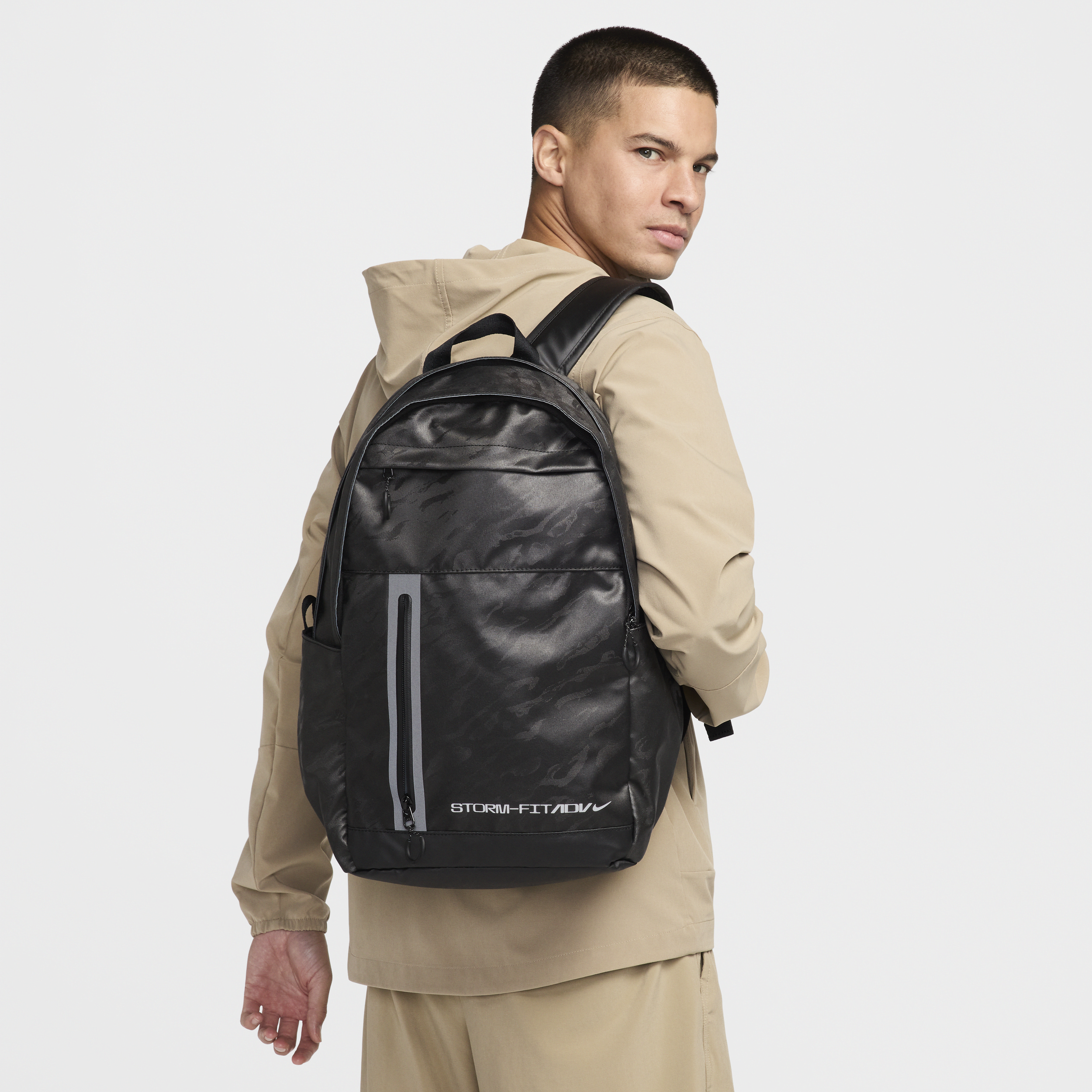 【ナイキ(NIKE)公式ストア】ナイキ エレメンタル プロ Storm-FIT ADV バックパック (21L) FZ6369-010 ブラック 【ナイキ(NIKE)公式ストア】ナイキ エレメンタル プロ Storm-FIT ADV バックパック (21L) FZ6369-010 ブラック