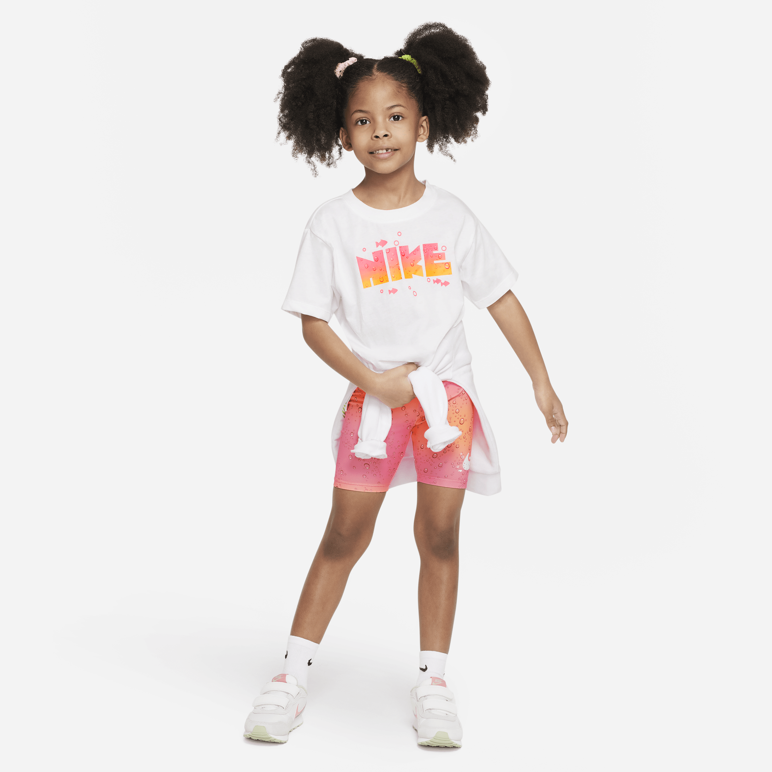 Nike Coral Reef Dri-FIT-sæt med T-shirt og shorts til mindre børn - Pink