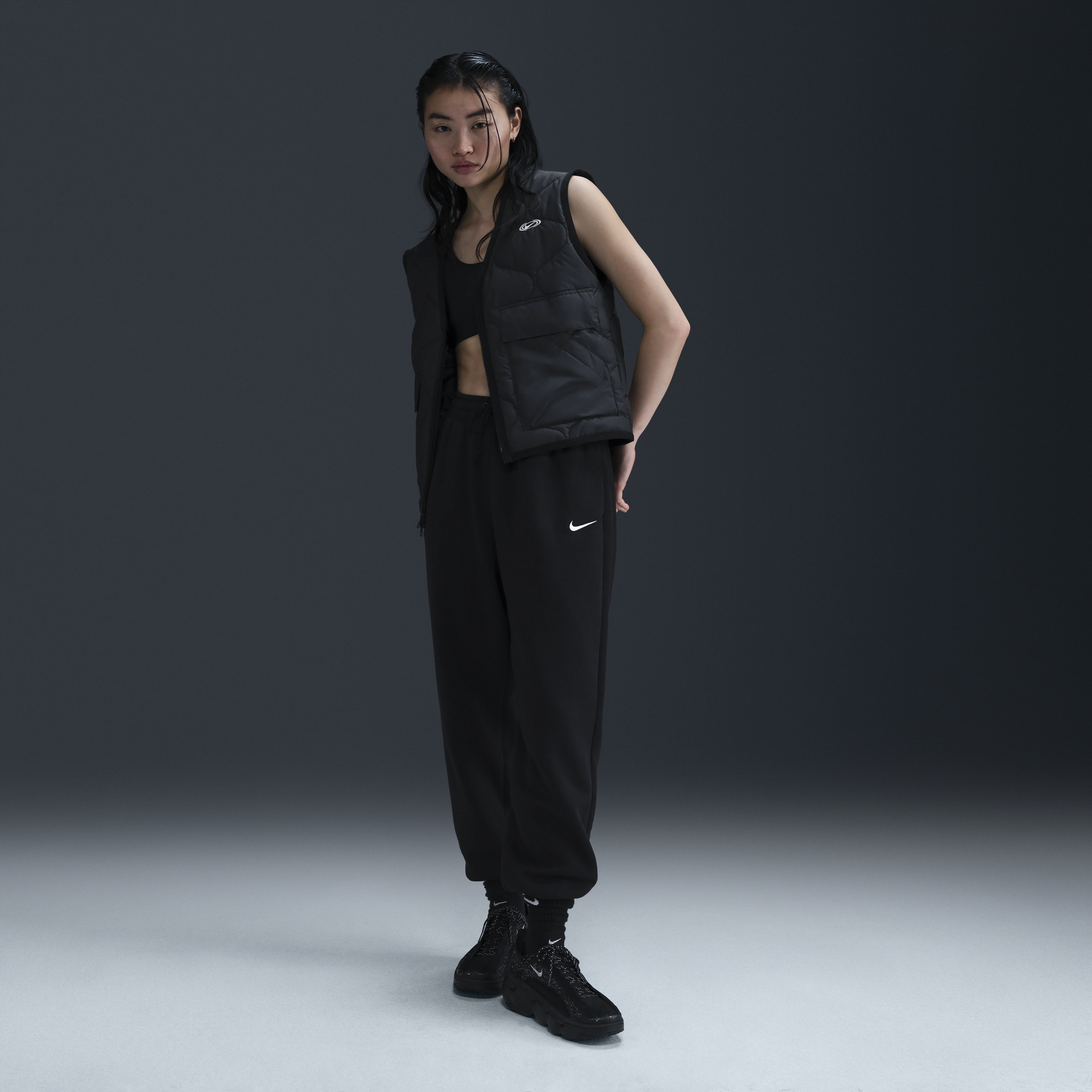 【ナイキ(NIKE)公式ストア】ナイキ スポーツウェア フェニックス フリース ウィメンズ ハイウエスト オーバーサイズド スウェットパンツ FZ5997-010 ブラック 【ナイキ(NIKE)公式ストア】ナイキ スポーツウェア フェニックス フリース ウィメンズ ハイウエスト オーバーサイズド スウェットパンツ FZ5997-010 ブラック