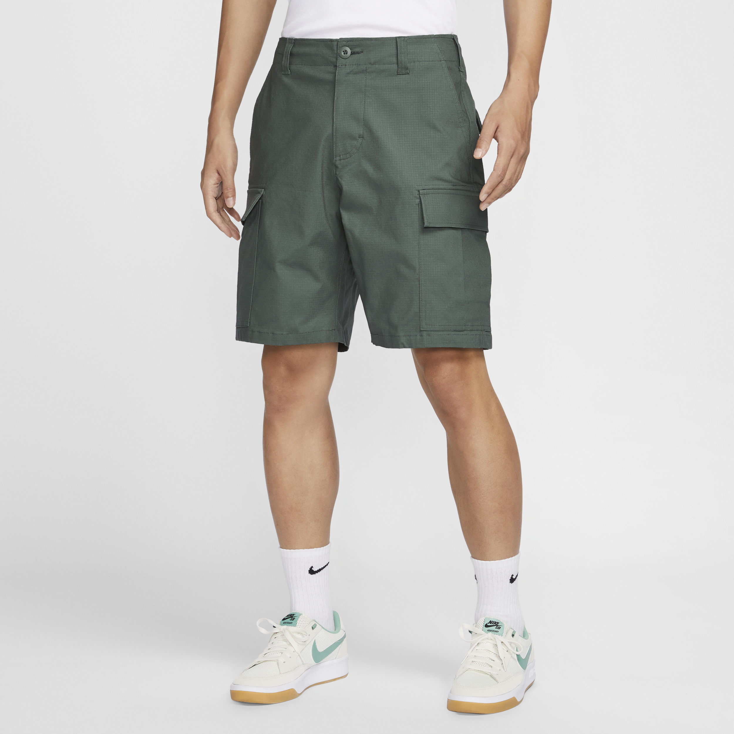 【ナイキ(NIKE)公式ストア】ナイキ SB カーニー メンズ カーゴ スケートボードショートパンツ FQ0425-338 グリーン 【ナイキ(NIKE)公式ストア】ナイキ SB カーニー メンズ カーゴ スケートボードショートパンツ FQ0425-338 グリーン