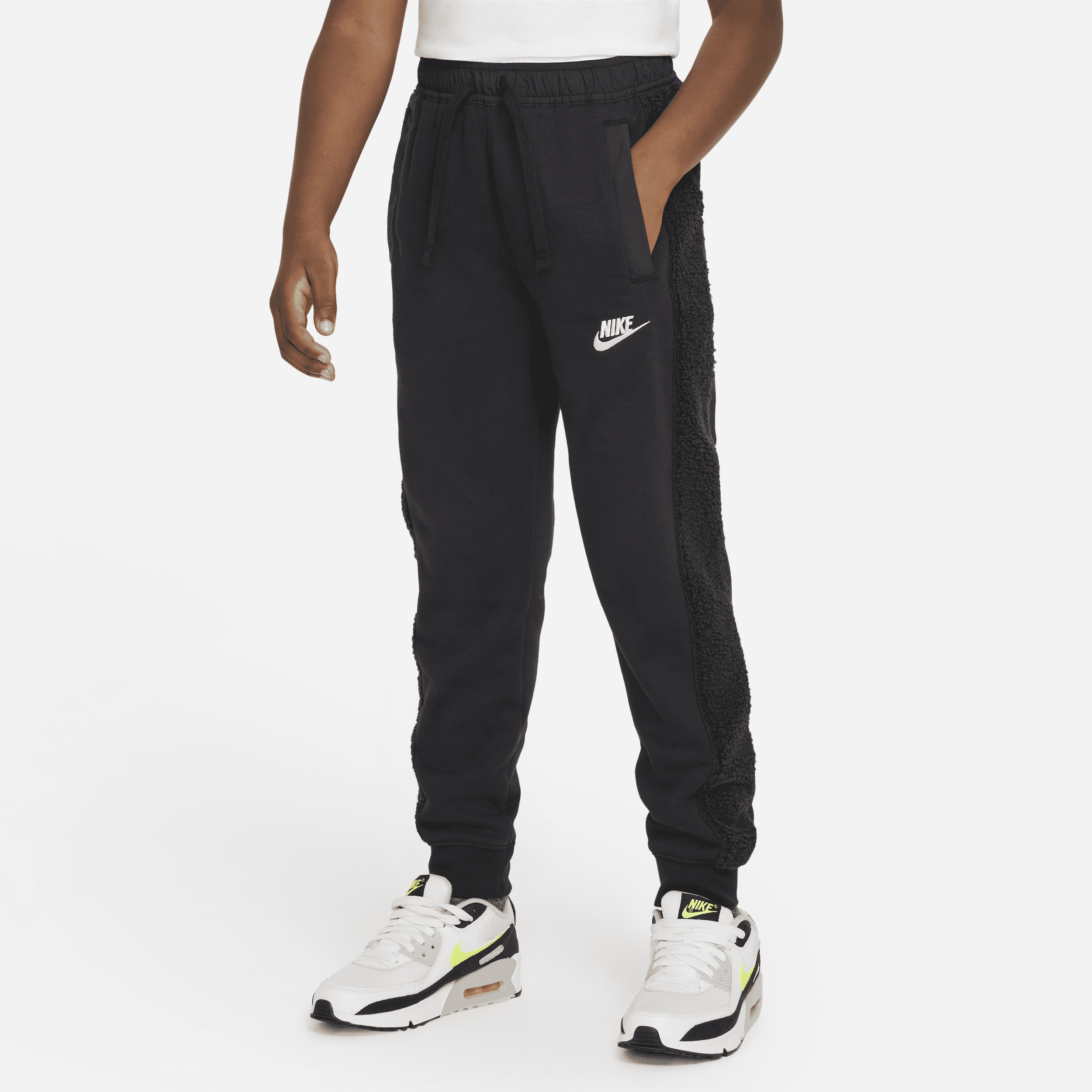 【ナイキ(NIKE)公式ストア】ナイキ スポーツウェア クラブ フリース ジュニア (ボーイズ) ウィンタライズド パンツ DV3062-010 ブラック 【ナイキ(NIKE)公式ストア】ナイキ スポーツウェア クラブ フリース ジュニア (ボーイズ) ウィンタライズド パンツ DV3062-010 ブラック