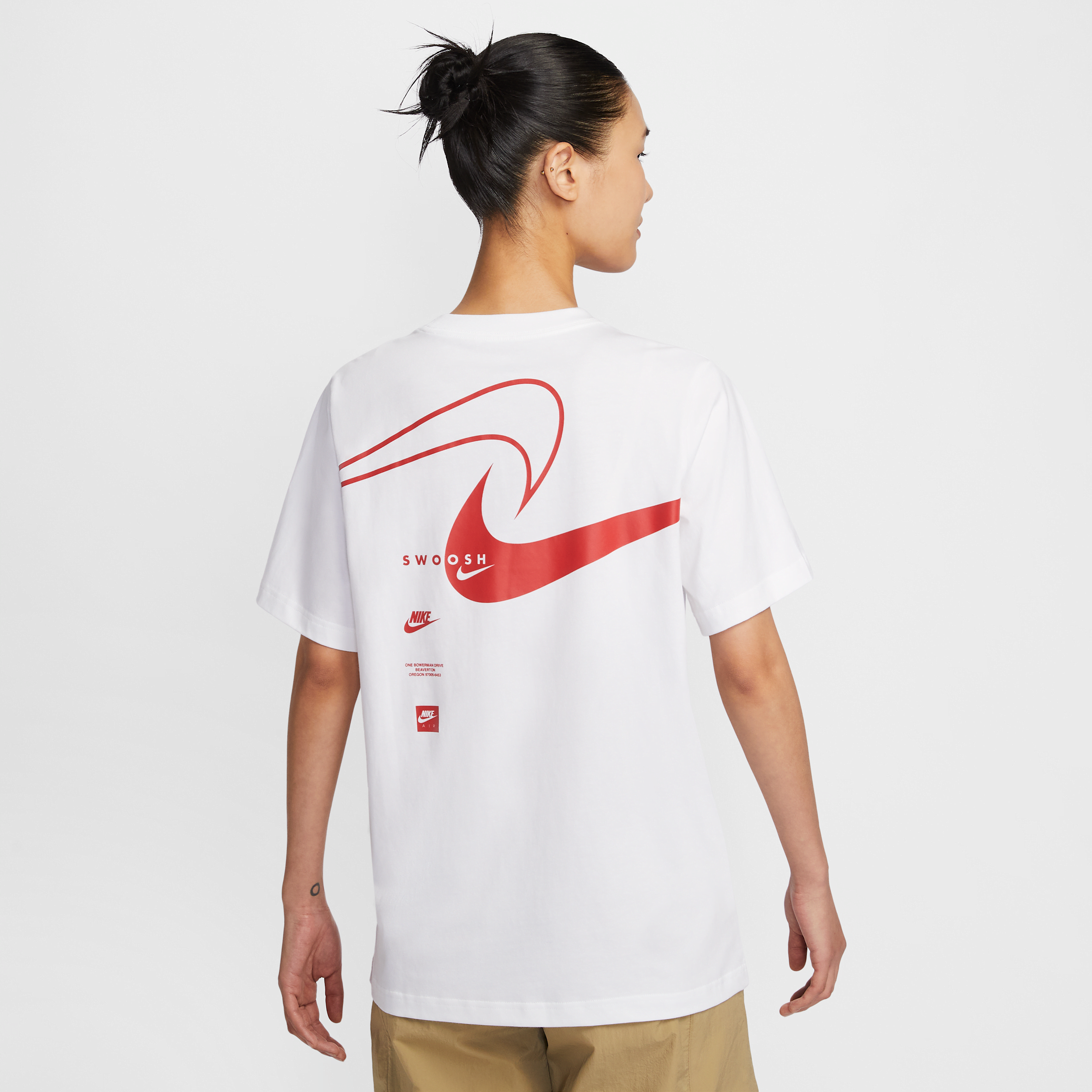 【ナイキ(NIKE)公式ストア】ナイキ スポーツウェア クラブ ウィメンズ ショートスリーブ Tシャツ HQ1699-100 ホワイト 【ナイキ(NIKE)公式ストア】ナイキ スポーツウェア クラブ ウィメンズ ショートスリーブ Tシャツ HQ1699-100 ホワイト
