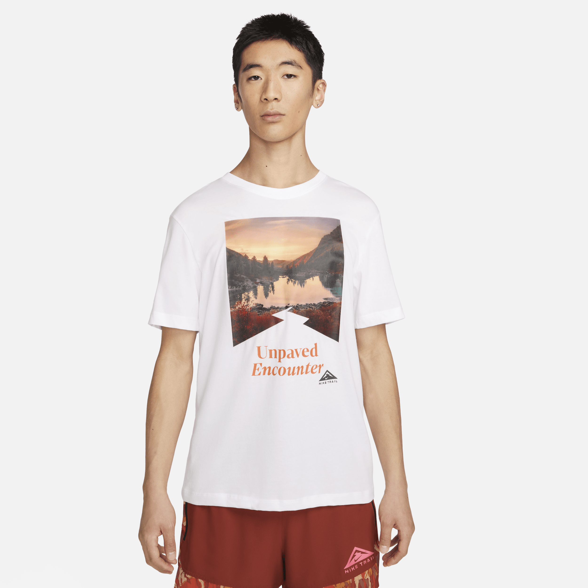 【ナイキ(NIKE)公式ストア】ナイキ トレイル Dri-FIT メンズ ランニング Tシャツ FD0121-100 ホワイト 【ナイキ(NIKE)公式ストア】ナイキ トレイル Dri-FIT メンズ ランニング Tシャツ FD0121-100 ホワイト