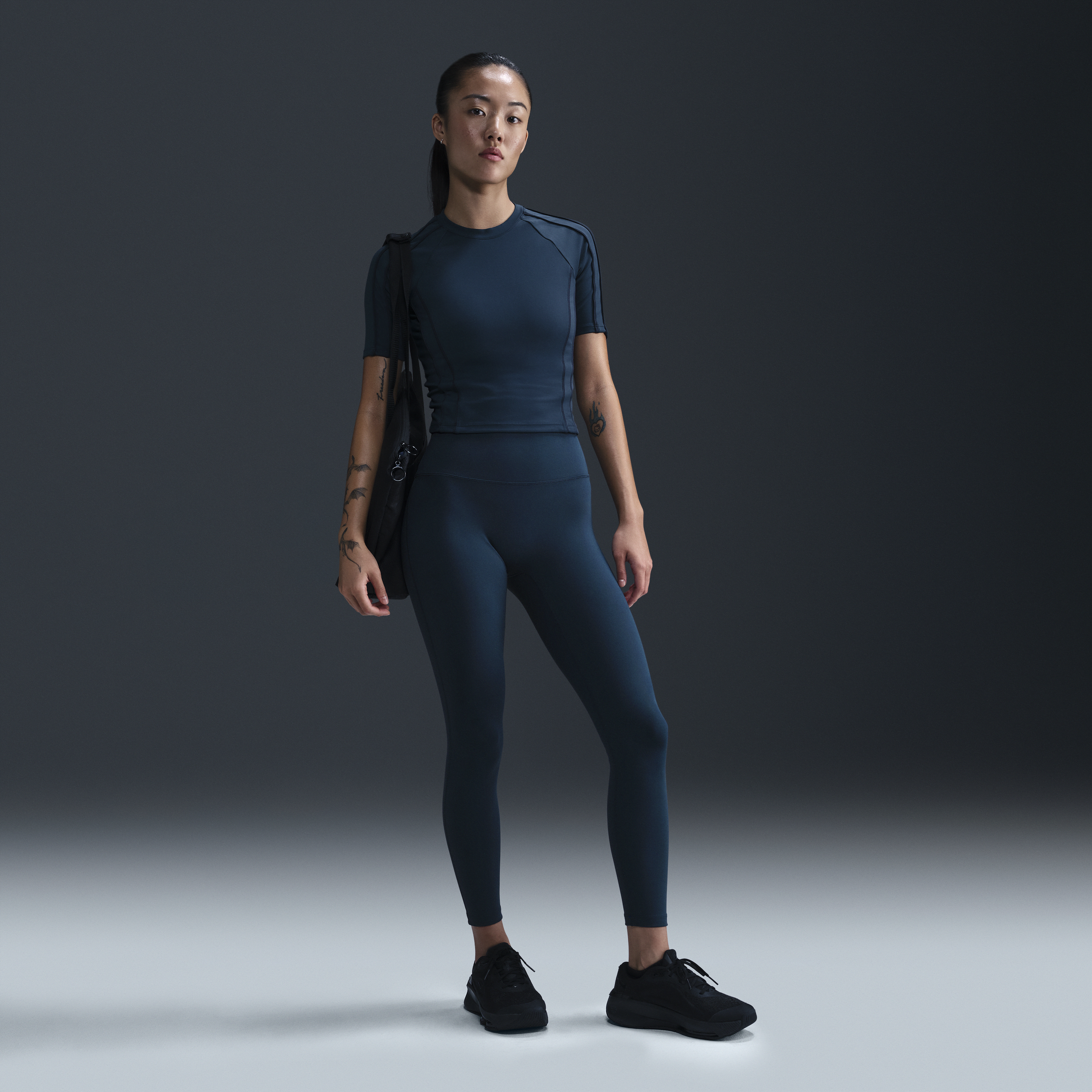 【ナイキ(NIKE)公式ストア】ナイキ ワン シームレス フロント ウィメンズ ハイウエスト フルレングス レギンス HJ9196-478 ブルー 【ナイキ(NIKE)公式ストア】ナイキ ワン シームレス フロント ウィメンズ ハイウエスト フルレングス レギンス HJ9196-478 ブルー