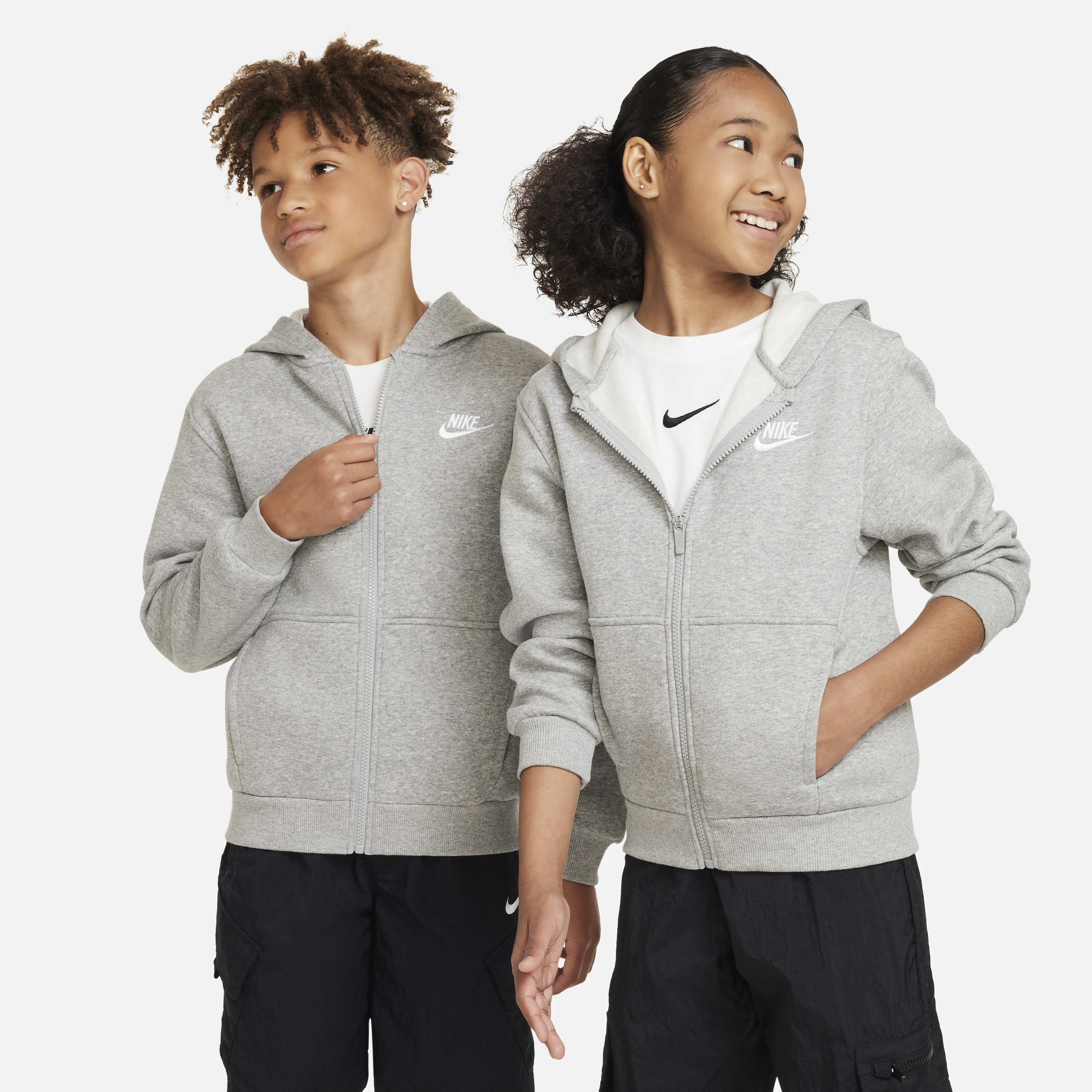 Nike Sportswear Club Fleece-hættetrøje med fuld lynlås til større børn - grå