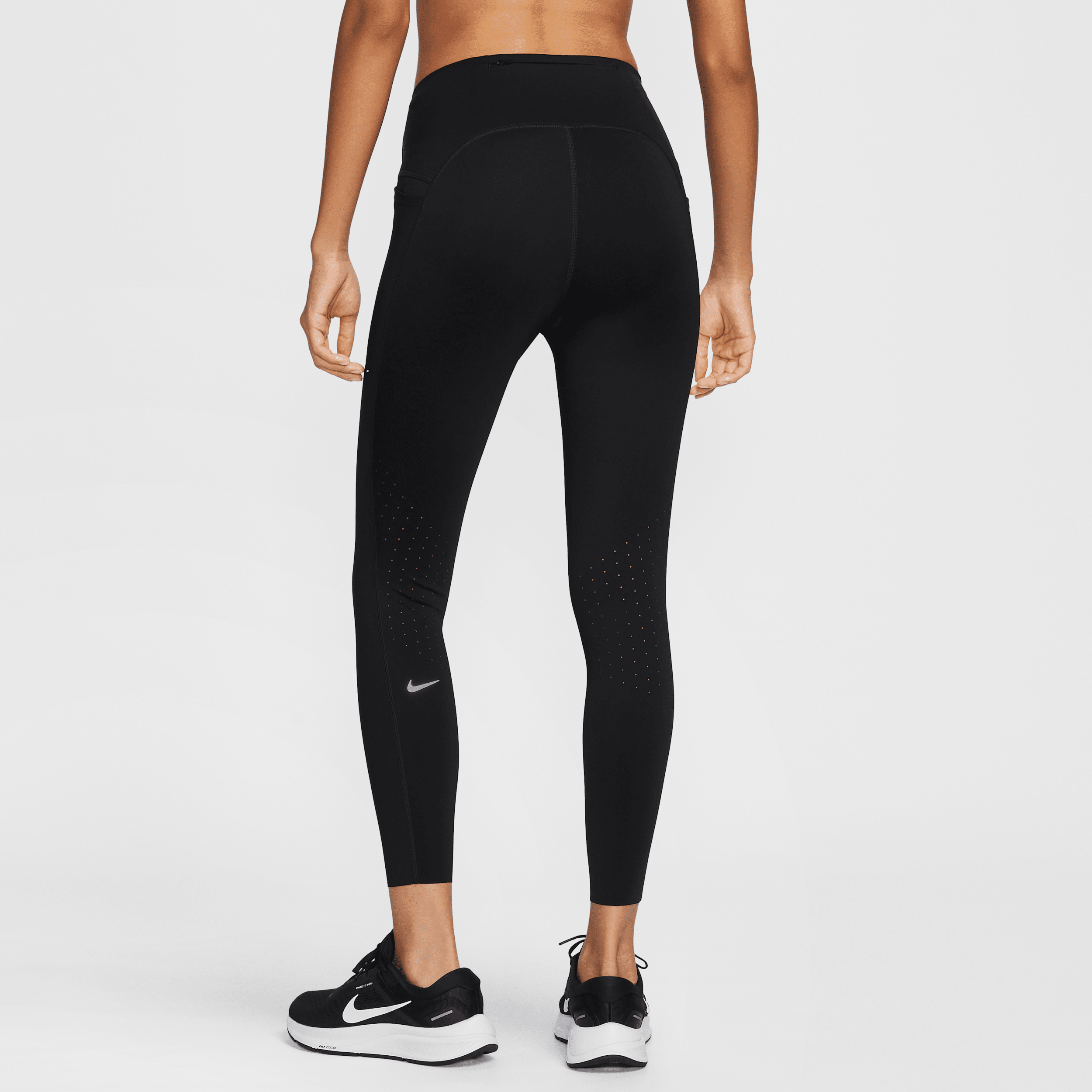 【ナイキ(NIKE)公式ストア】ナイキ スウィフト ウィメンズ ハイウエスト 7/8 ランニングレギンス ポケット付き HJ2253-010 ブラック 【ナイキ(NIKE)公式ストア】ナイキ スウィフト ウィメンズ ハイウエスト 7/8 ランニングレギンス ポケット付き HJ2253-010 ブラック