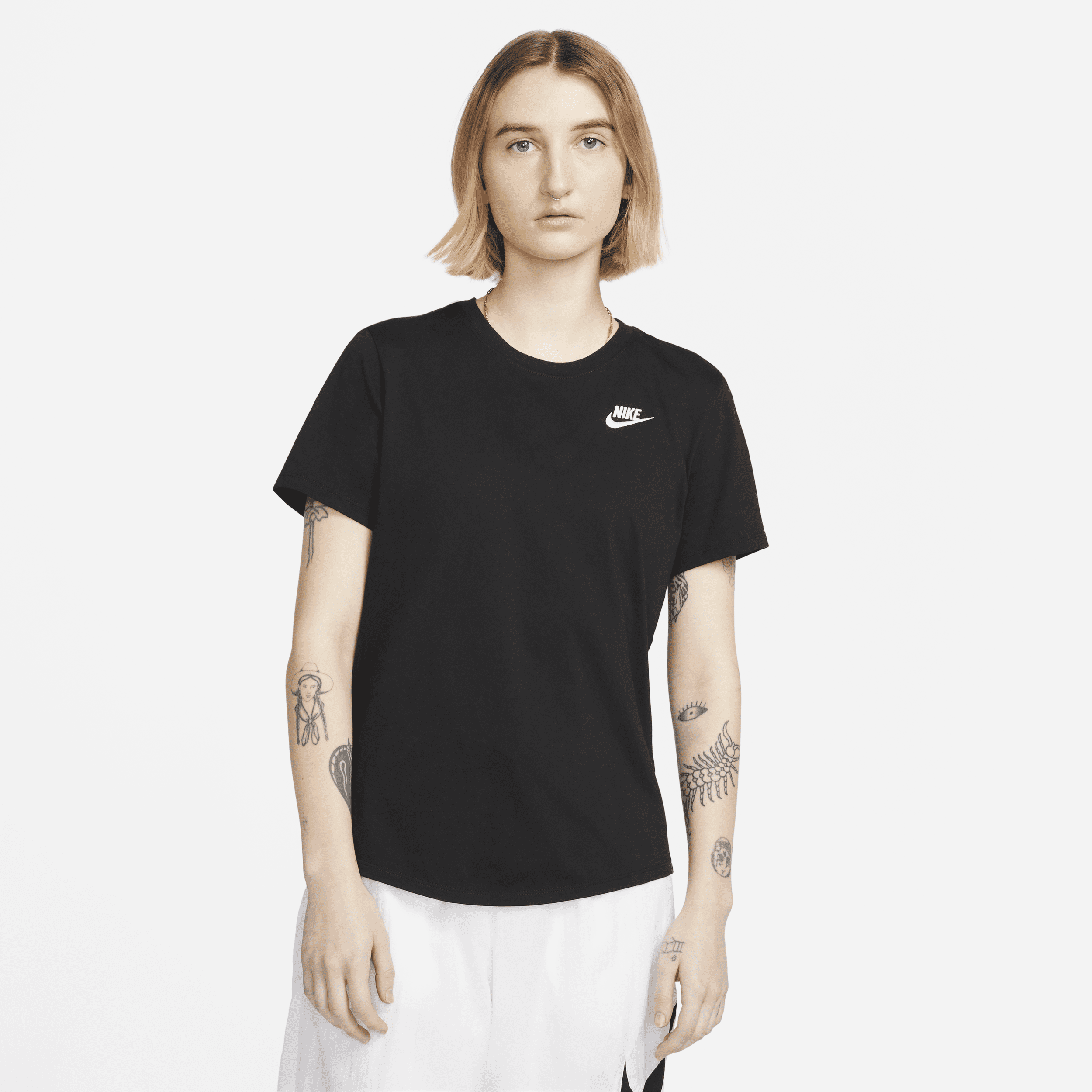 T-shirt Nike Sportswear Club Essentials – Donna - Nero