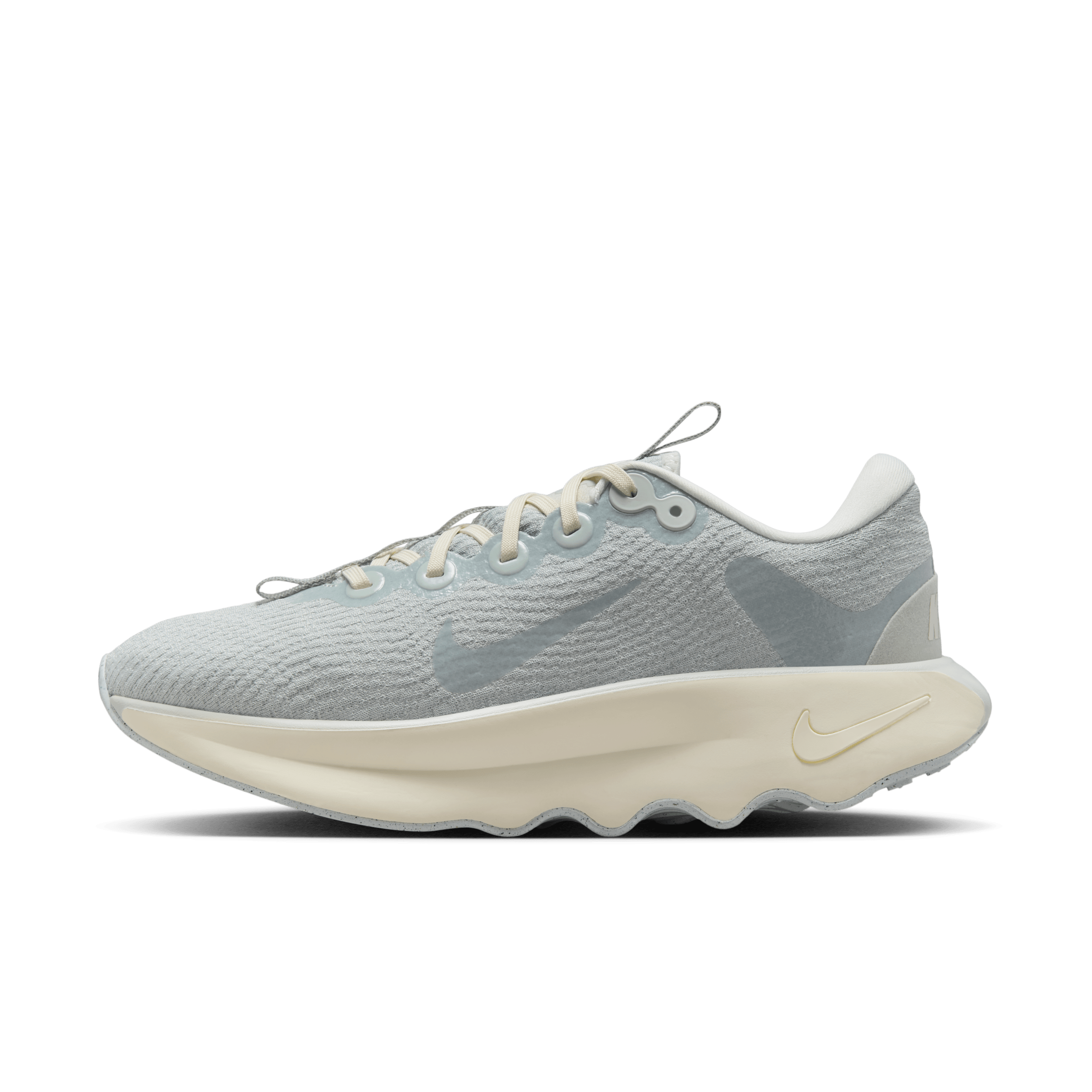 【ナイキ(NIKE)公式ストア】ナイキ モティバ ウィメンズ ウォーキングシューズ HQ3491-099 グレー 【ナイキ(NIKE)公式ストア】ナイキ モティバ ウィメンズ ウォーキングシューズ HQ3491-099 グレー