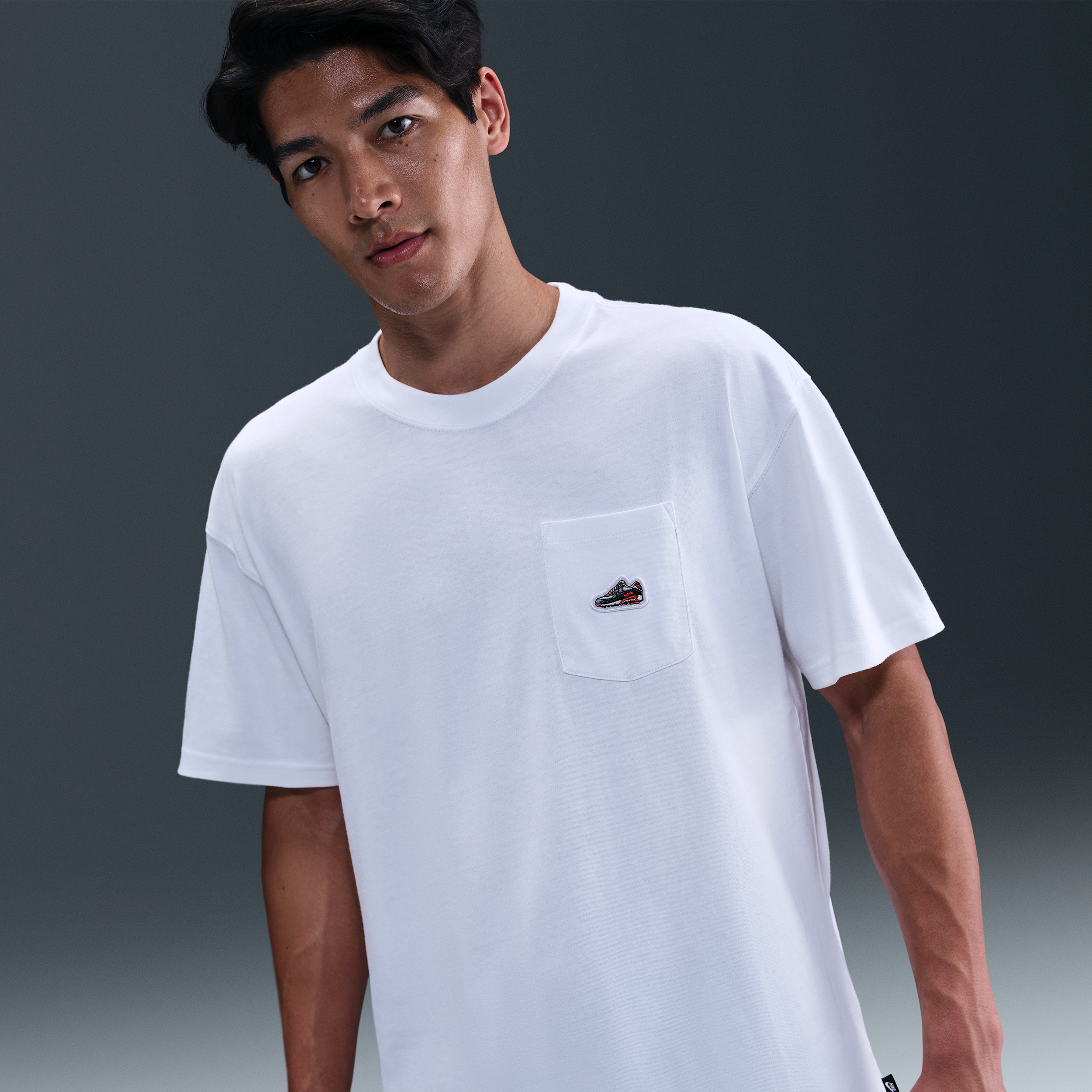 【ナイキ(NIKE)公式ストア】ナイキ スポーツウェア メンズ エア マックス 90 パッチ Tシャツ HQ9243-100 ホワイト 【ナイキ(NIKE)公式ストア】ナイキ スポーツウェア メンズ エア マックス 90 パッチ Tシャツ HQ9243-100 ホワイト