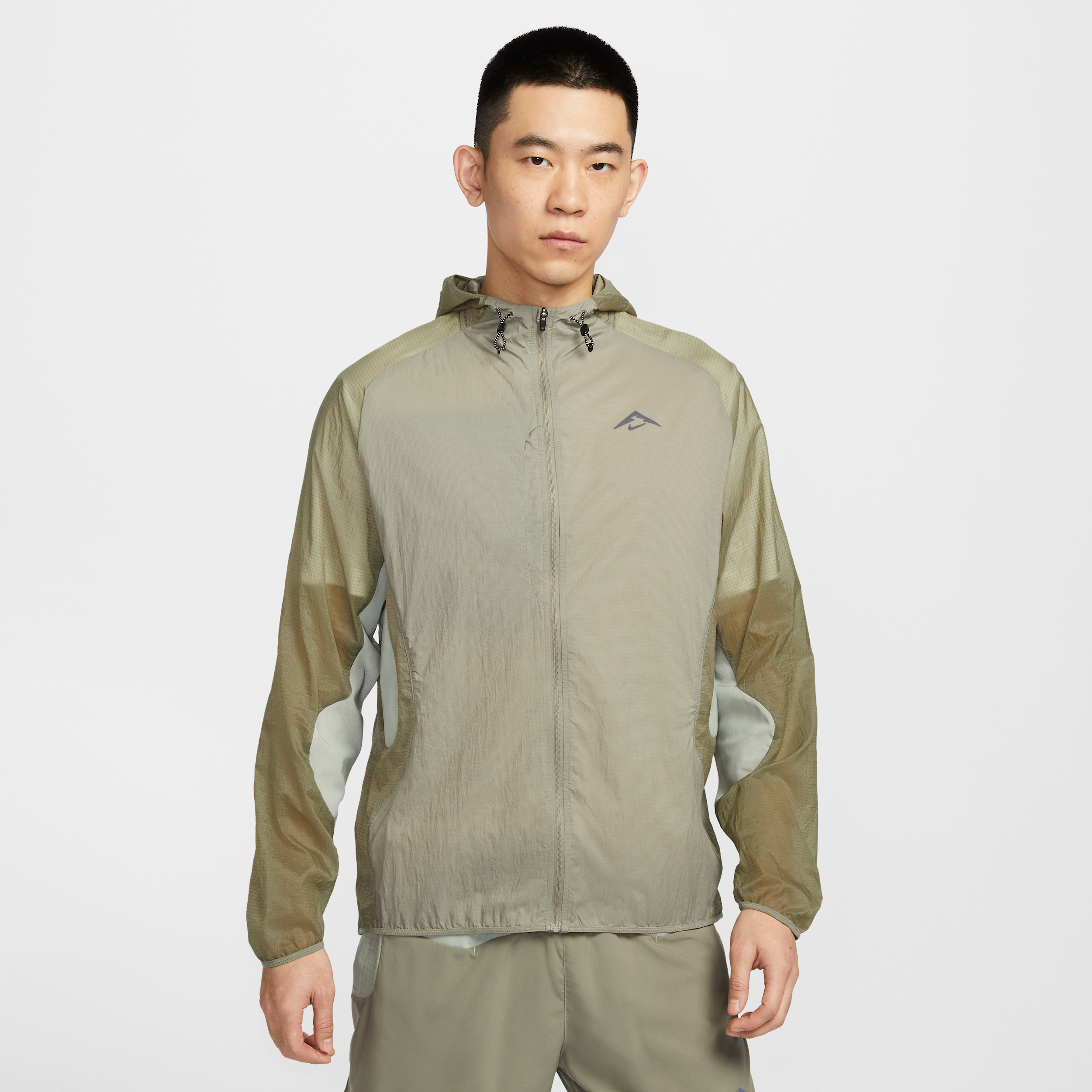 【ナイキ(NIKE)公式ストア】ナイキ トレイル エアリーズ メンズ ランニングジャケット FN4003-320 グリーン 【ナイキ(NIKE)公式ストア】ナイキ トレイル エアリーズ メンズ ランニングジャケット FN4003-320 グリーン