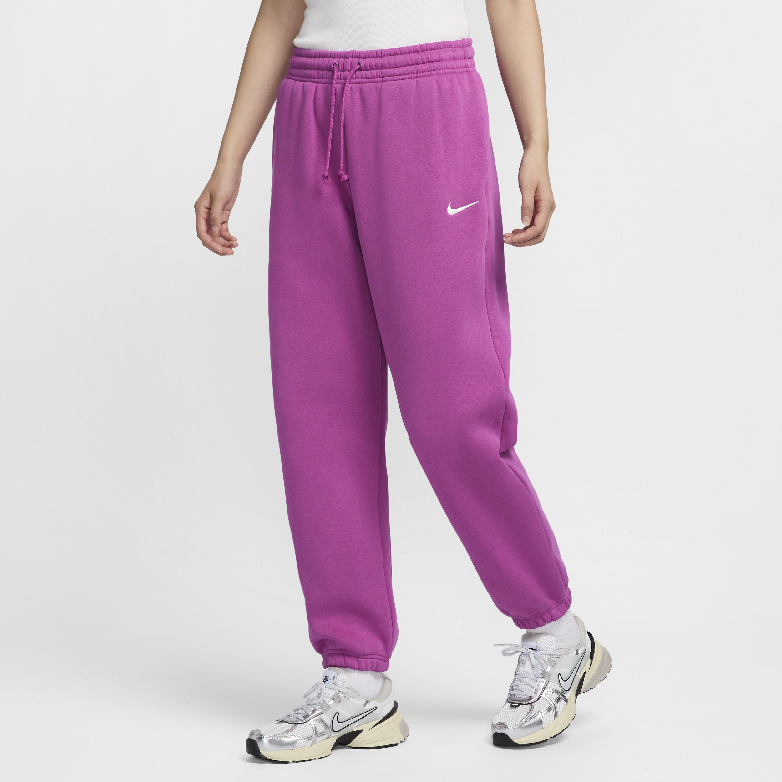 【ナイキ(NIKE)公式ストア】ナイキ スポーツウェア フェニックス フリース ウィメンズ ハイウエスト オーバーサイズド スウェットパンツ FZ5997-518 パープル 【ナイキ(NIKE)公式ストア】ナイキ スポーツウェア フェニックス フリース ウィメンズ ハイウエスト オーバーサイズド スウェットパンツ FZ5997-518 パープル