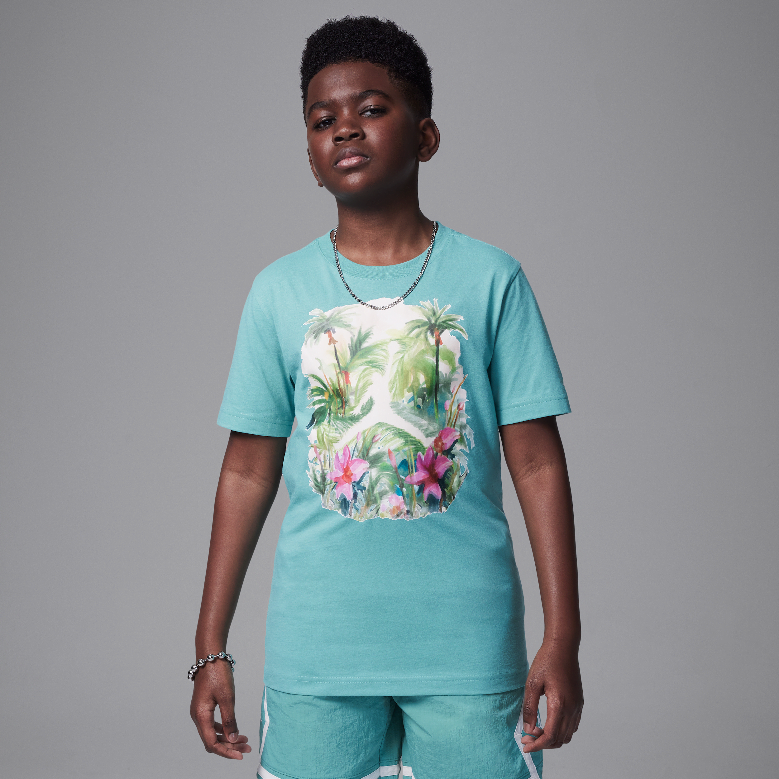 【ナイキ(NIKE)公式ストア】ジョーダン フライト エッセンシャル ジュニア プールサイド ジャンプマン Tシャツ II3086-392 グリーン 【ナイキ(NIKE)公式ストア】ジョーダン フライト エッセンシャル ジュニア プールサイド ジャンプマン Tシャツ II3086-392 グリーン