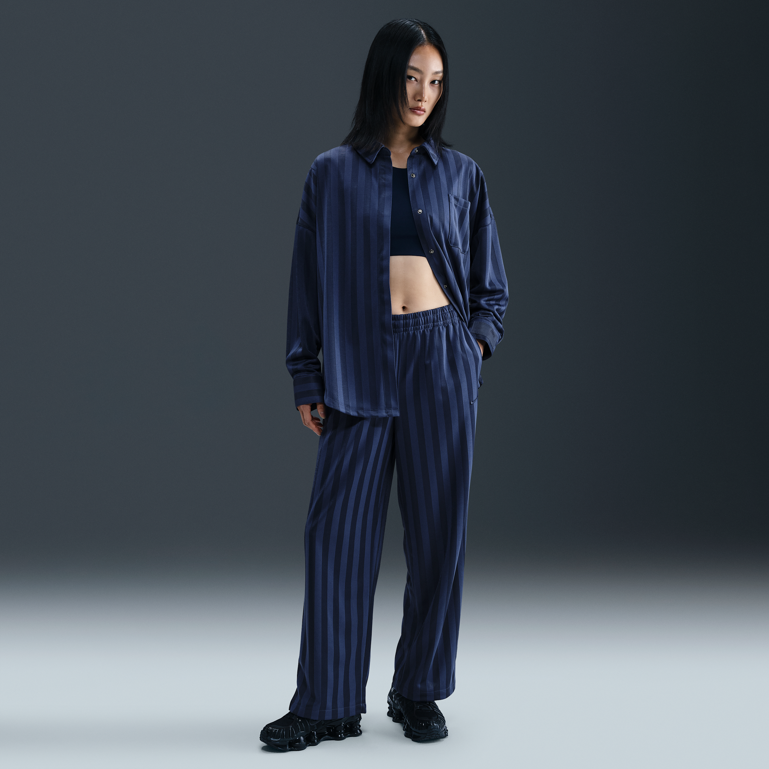 【ナイキ(NIKE)公式ストア】ナイキ スポーツウェア ウィメンズ ミッドライズ ルーズ ジャカード ストライプ トラックパンツ HV5134-410 ブルー 【ナイキ(NIKE)公式ストア】ナイキ スポーツウェア ウィメンズ ミッドライズ ルーズ ジャカード ストライプ トラックパンツ HV5134-410 ブルー