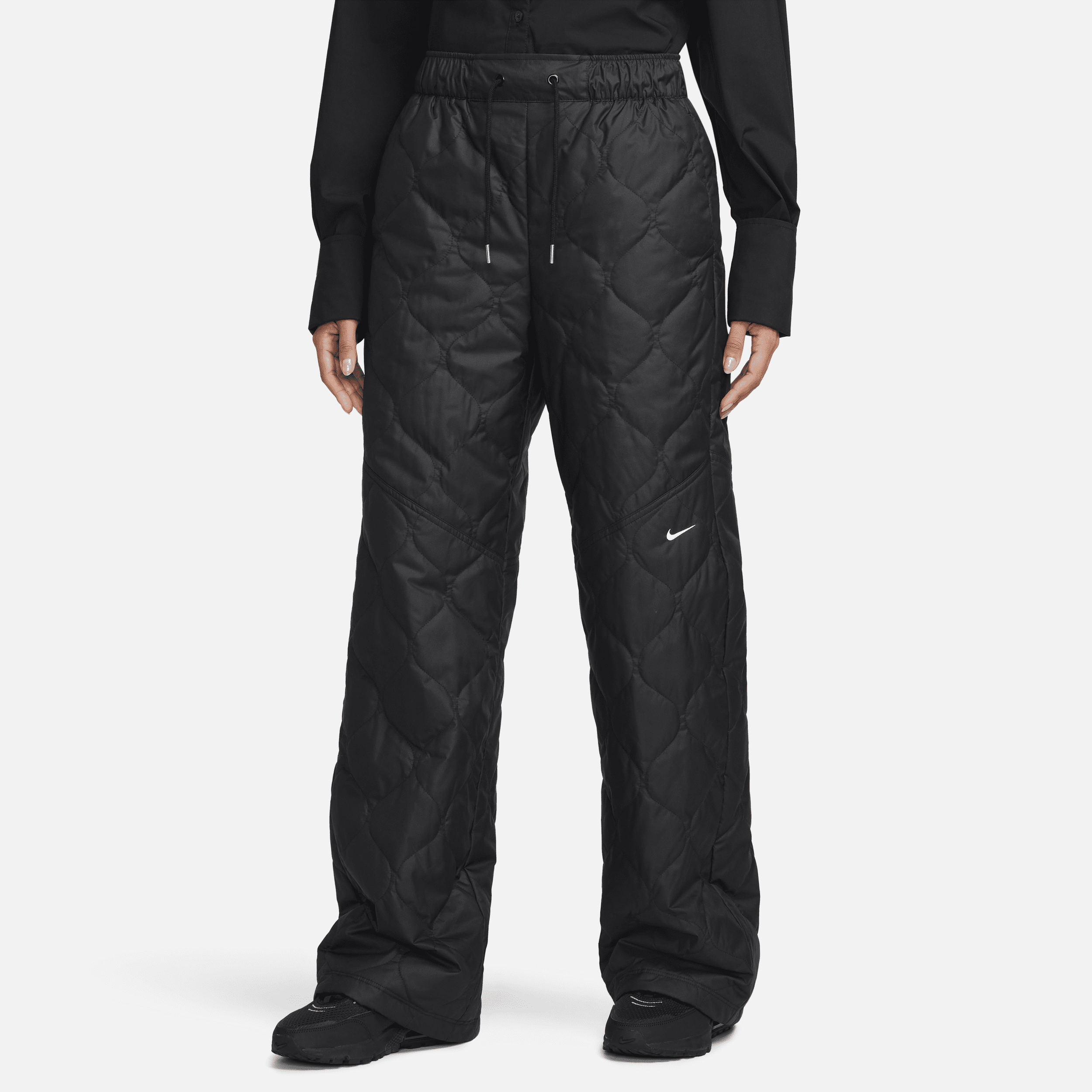 Nike Sportswear Essential Pantalón acolchado de talle alto con dobladillo abierto - Mujer - Negro