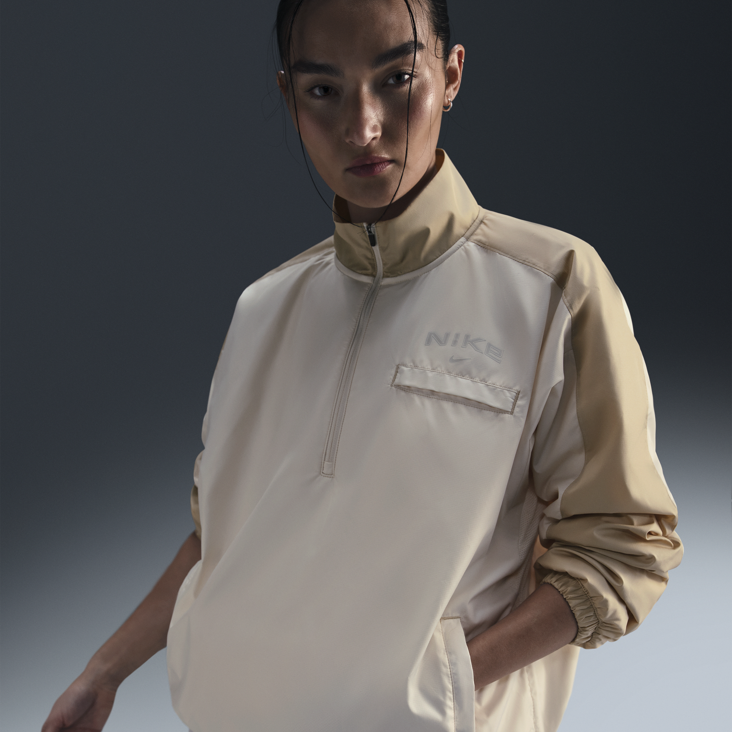 【ナイキ(NIKE)公式ストア】ナイキ ウィメンズ ランニングジャケット HQ3238-110 ブラウン 【ナイキ(NIKE)公式ストア】ナイキ ウィメンズ ランニングジャケット HQ3238-110 ブラウン