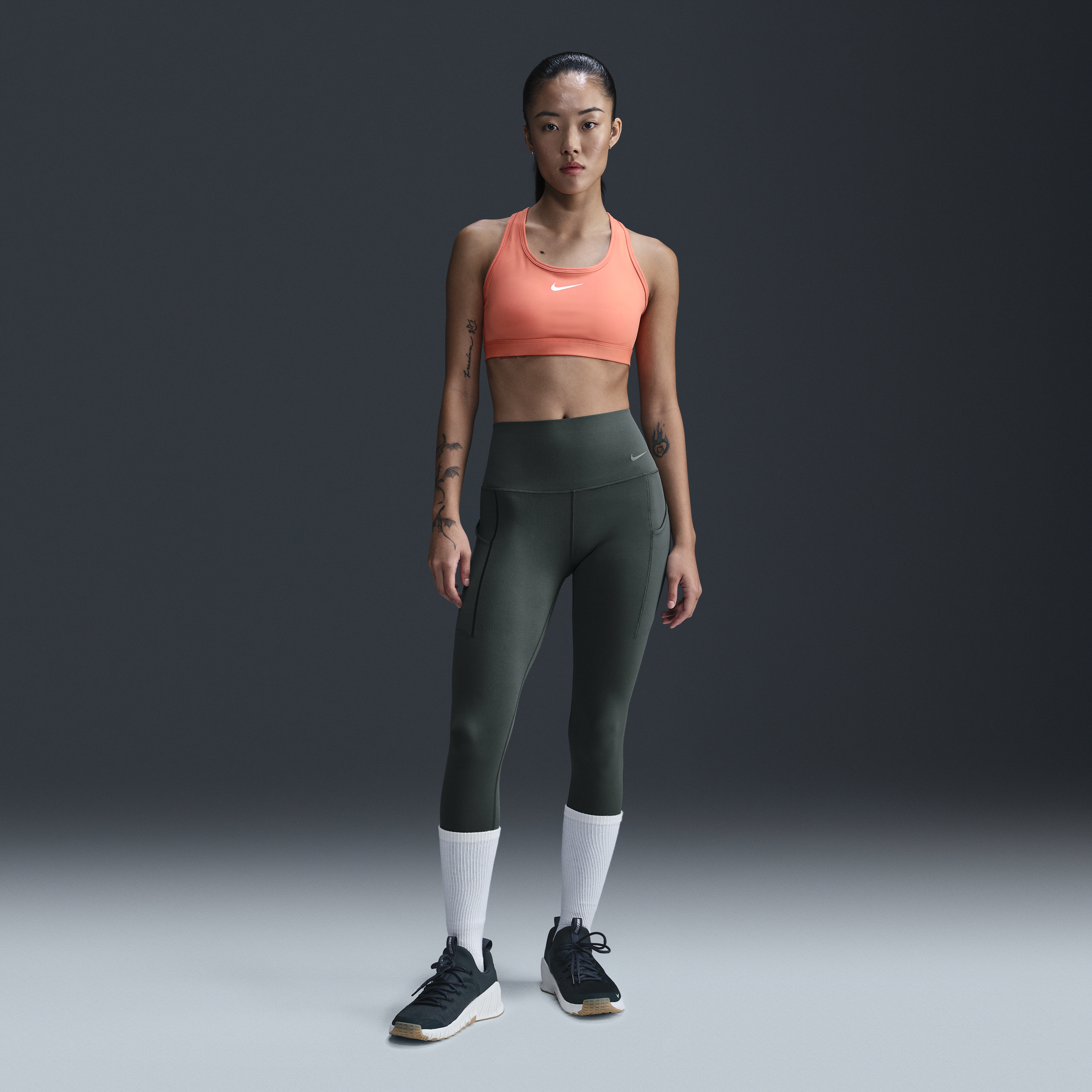 【ナイキ(NIKE)公式ストア】ナイキ ユニバーサ ウィメンズ ミディアムサポート ハイウエスト レギンス ポケット付き DQ5997-338 グリーン 【ナイキ(NIKE)公式ストア】ナイキ ユニバーサ ウィメンズ ミディアムサポート ハイウエスト レギンス ポケット付き DQ5997-338 グリーン