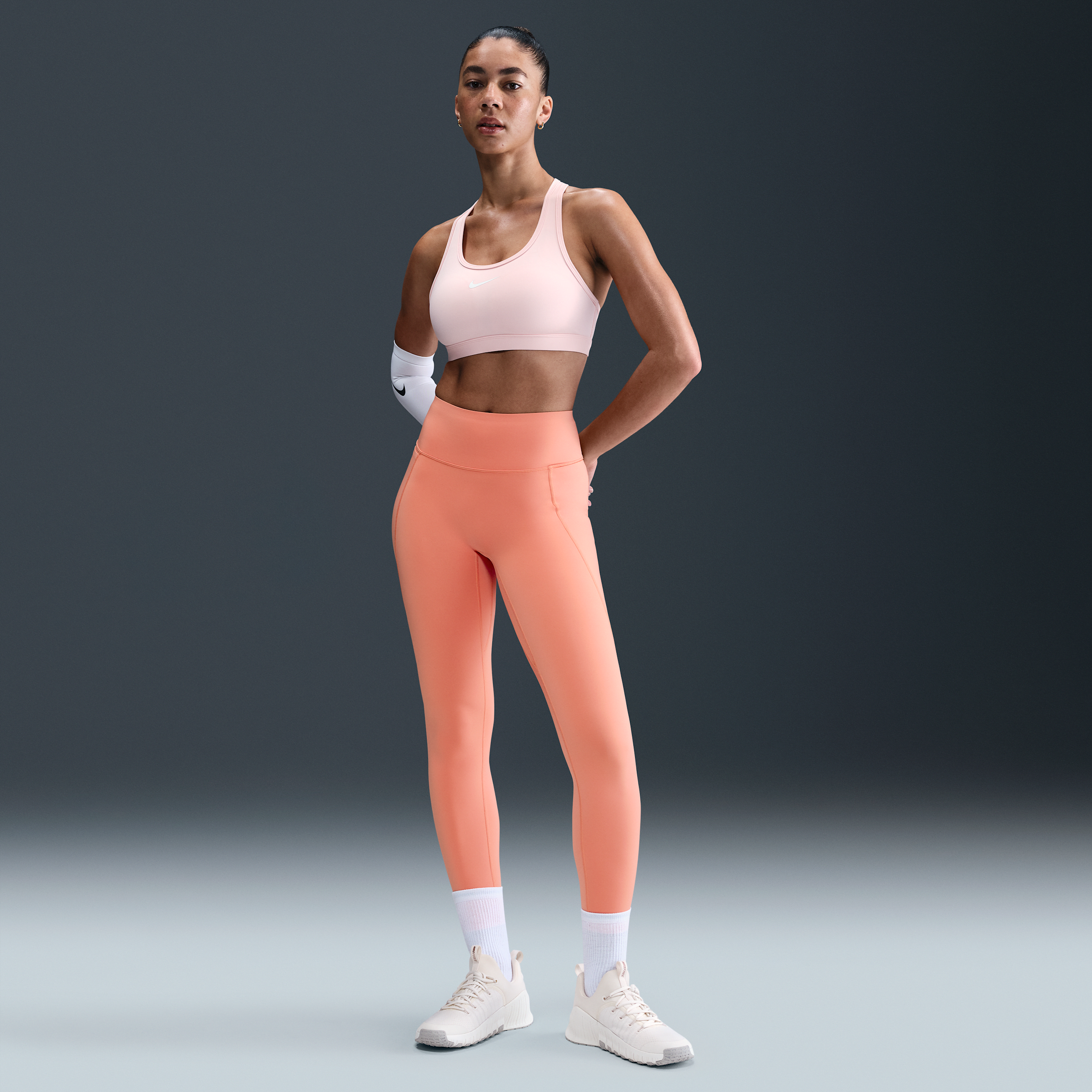 【ナイキ(NIKE)公式ストア】ナイキ ユニバーサ ウィメンズ ハイウエスト アンクル (9分丈) レギンス フロントシームなし HQ6814-844 オレンジ 【ナイキ(NIKE)公式ストア】ナイキ ユニバーサ ウィメンズ ハイウエスト アンクル (9分丈) レギンス フロントシームなし HQ6814-844 オレンジ