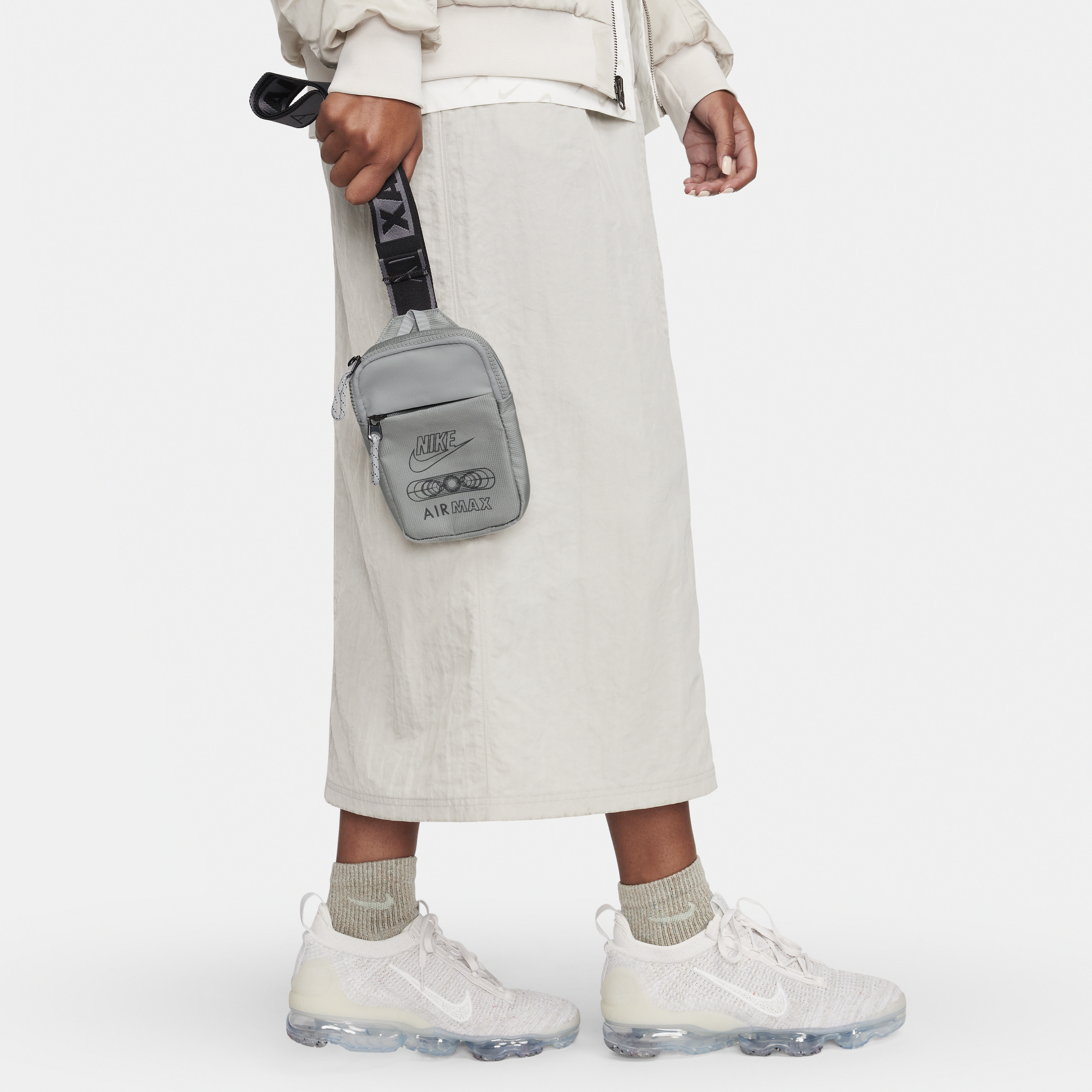 Nike Sportswear Essentials-crossbody-taske (1 liter) - grå
