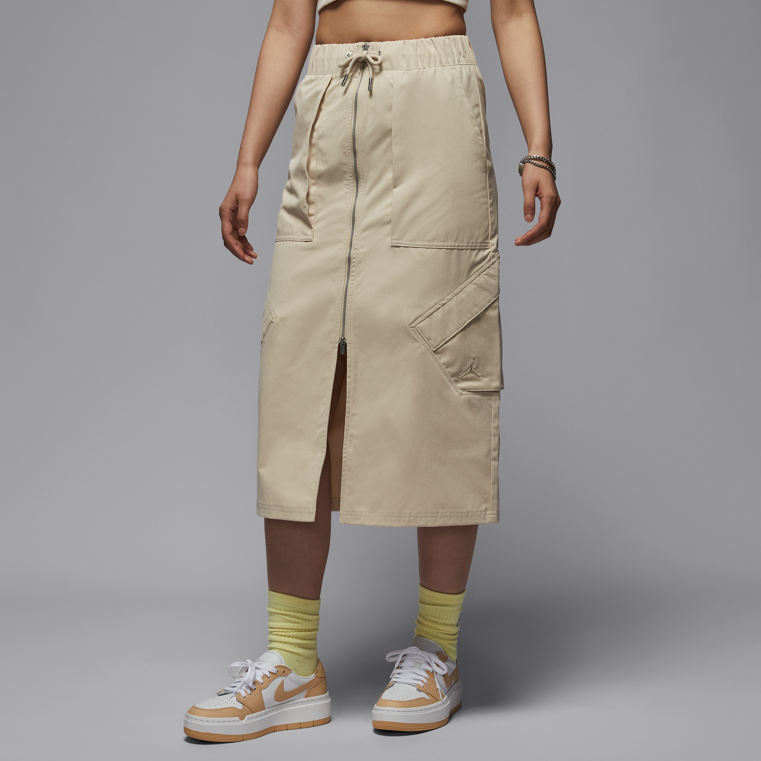 【ナイキ(NIKE)公式ストア】ジョーダン シカゴ ウィメンズスカート HF9463-206 ブラウン 【ナイキ(NIKE)公式ストア】ジョーダン シカゴ ウィメンズスカート HF9463-206 ブラウン