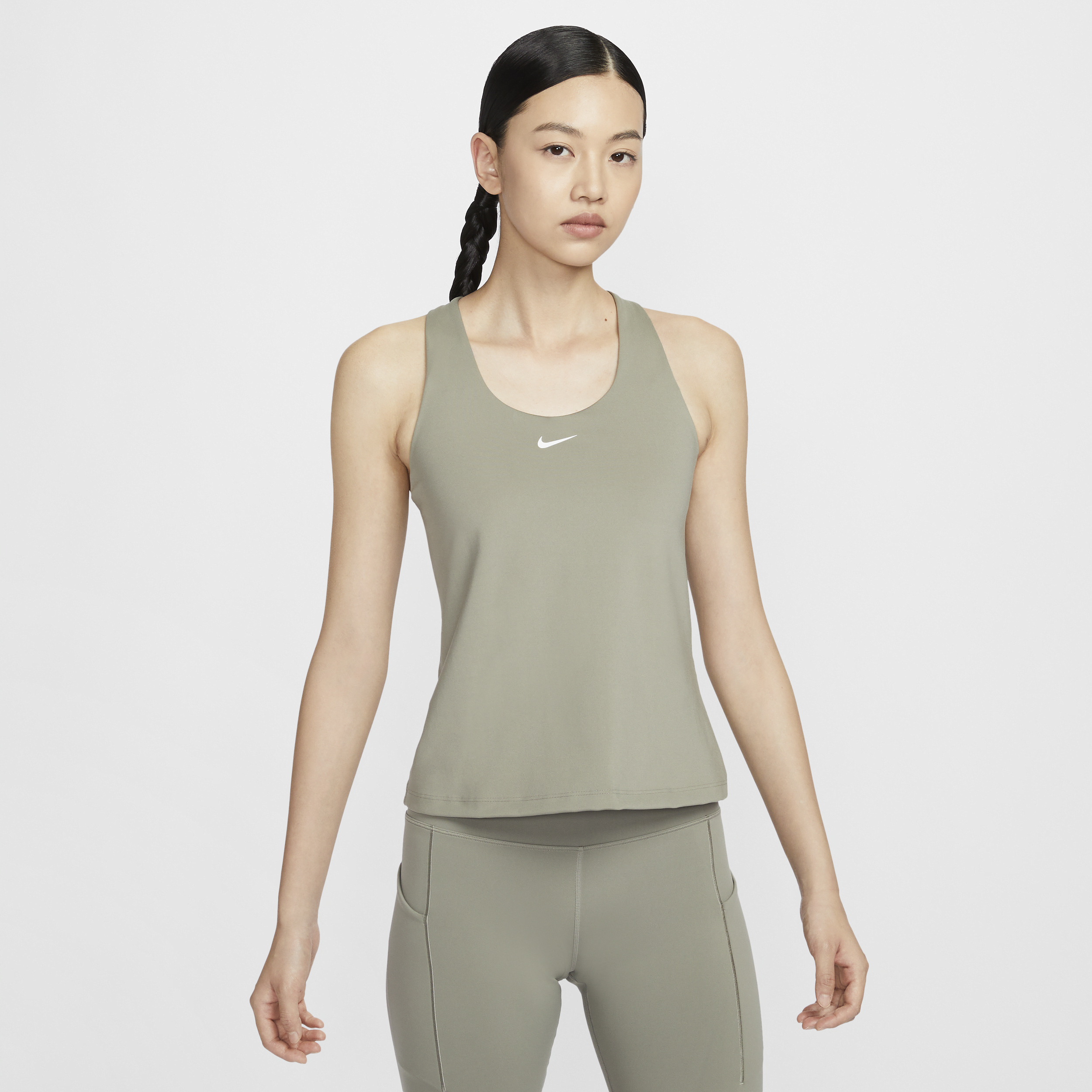 【ナイキ(NIKE)公式ストア】ナイキ スウッシュ ウィメンズ ミディアムサポート パッディド スポーツブラ タンクトップ DV9898-320 グリーン 【ナイキ(NIKE)公式ストア】ナイキ スウッシュ ウィメンズ ミディアムサポート パッディド スポーツブラ タンクトップ DV9898-320 グリーン