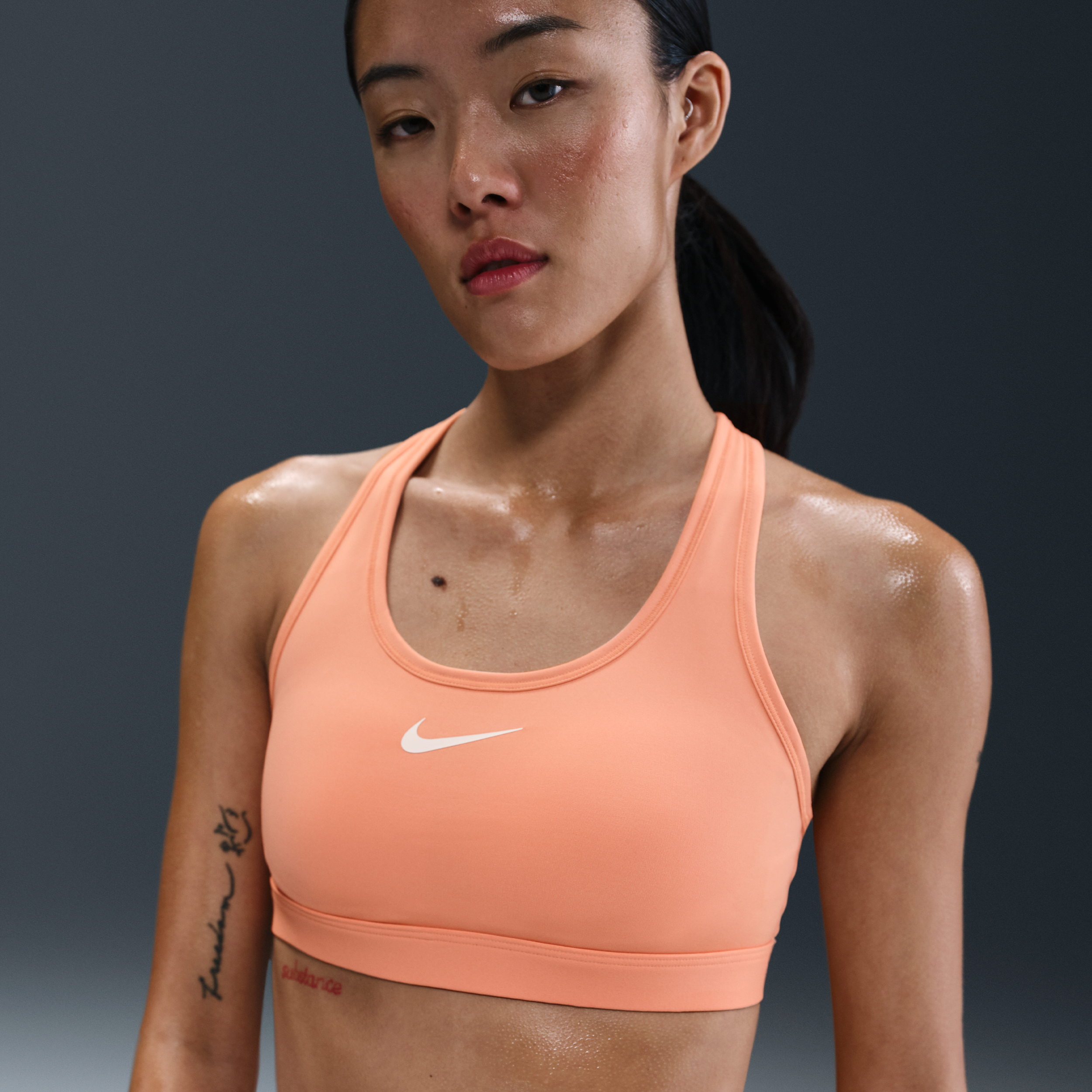 【ナイキ(NIKE)公式ストア】ナイキ スウッシュ ミディアムサポート ウィメンズ パッディド スポーツブラ DX6822-844 オレンジ 【ナイキ(NIKE)公式ストア】ナイキ スウッシュ ミディアムサポート ウィメンズ パッディド スポーツブラ DX6822-844 オレンジ