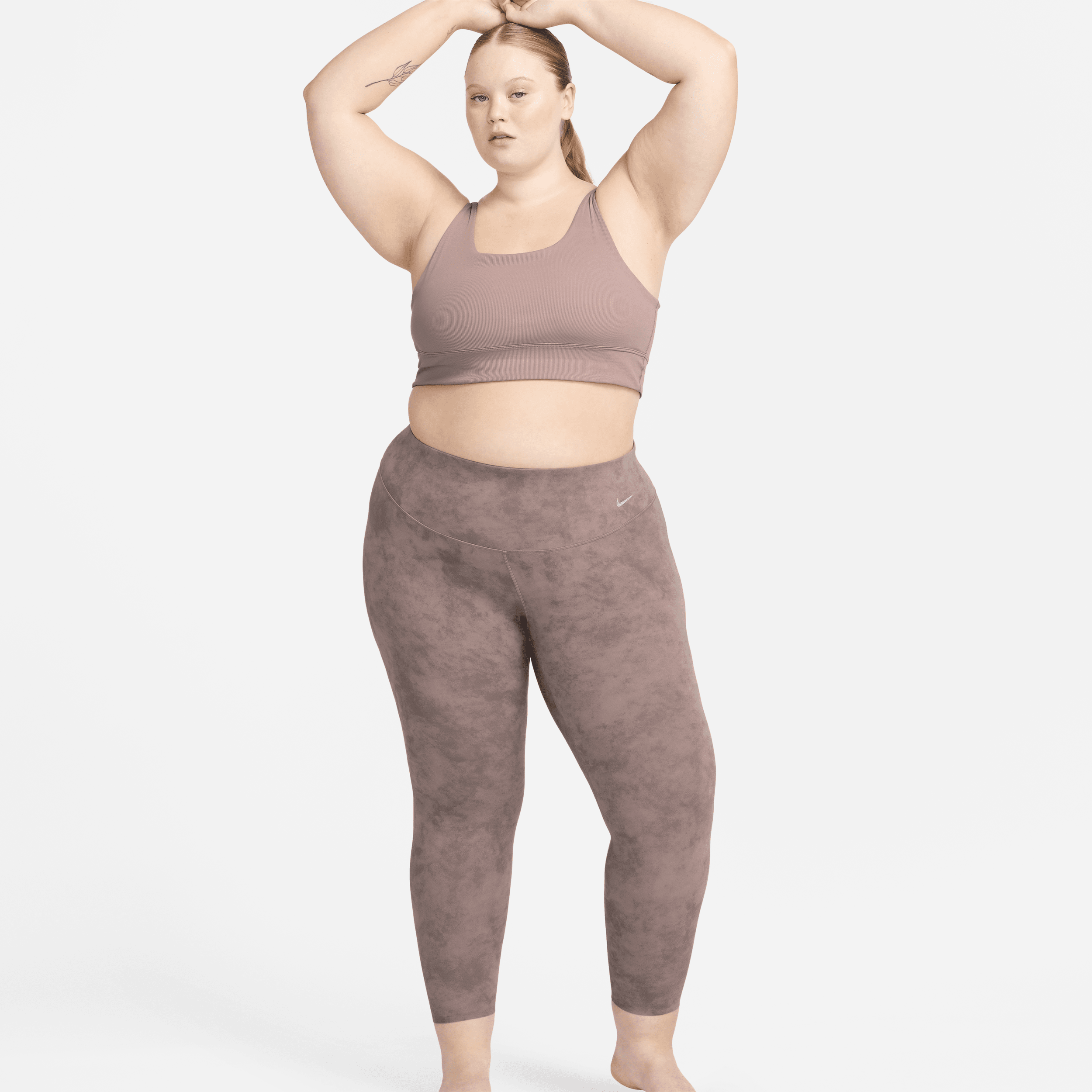 Nike Zenvy Tie-Dye-leggings i 7/8-længde med høj talje og let støtte til kvinder (plus size) - lilla