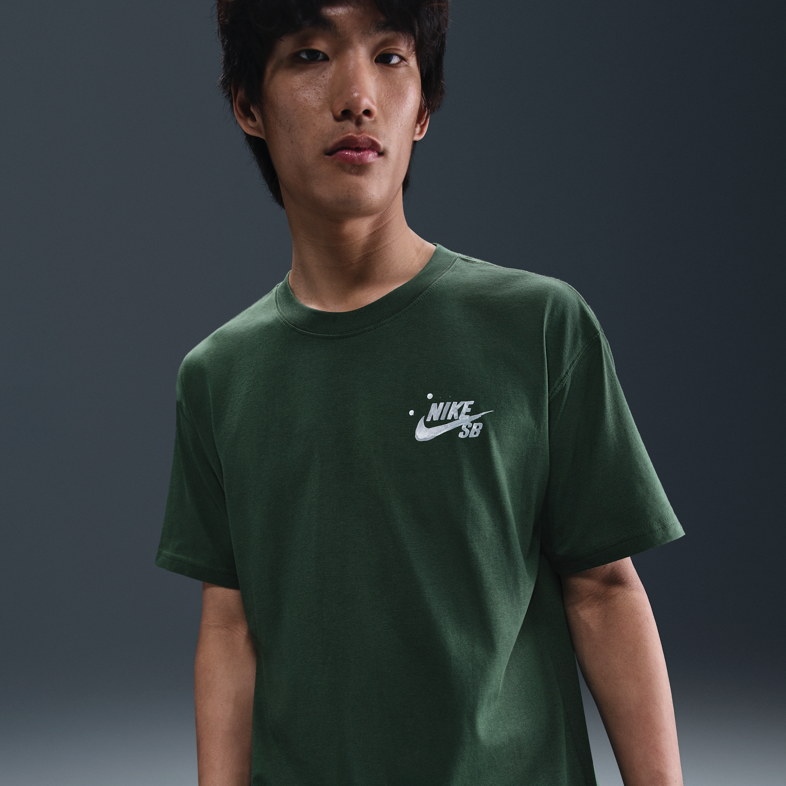 【ナイキ(NIKE)公式ストア】ナイキ SB マックス90 スケートボード Tシャツ HJ0894-323 グリーン 【ナイキ(NIKE)公式ストア】ナイキ SB マックス90 スケートボード Tシャツ HJ0894-323 グリーン