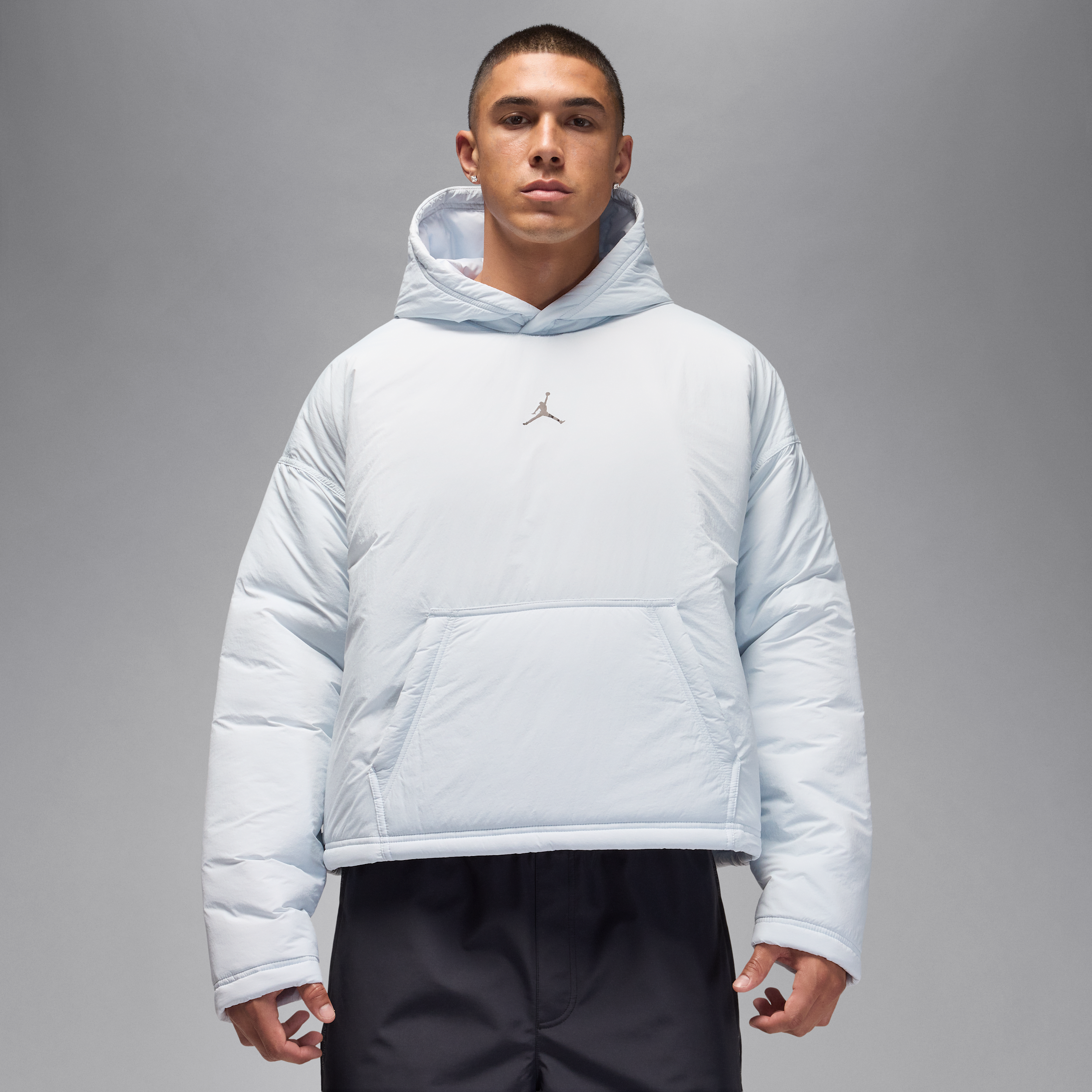 【ナイキ(NIKE)公式ストア】ジョーダン フライト メンズ パッディド マウンテンサイド プルオーバー パーカー HV1864-043 グレー 【ナイキ(NIKE)公式ストア】ジョーダン フライト メンズ パッディド マウンテンサイド プルオーバー パーカー HV1864-043 グレー