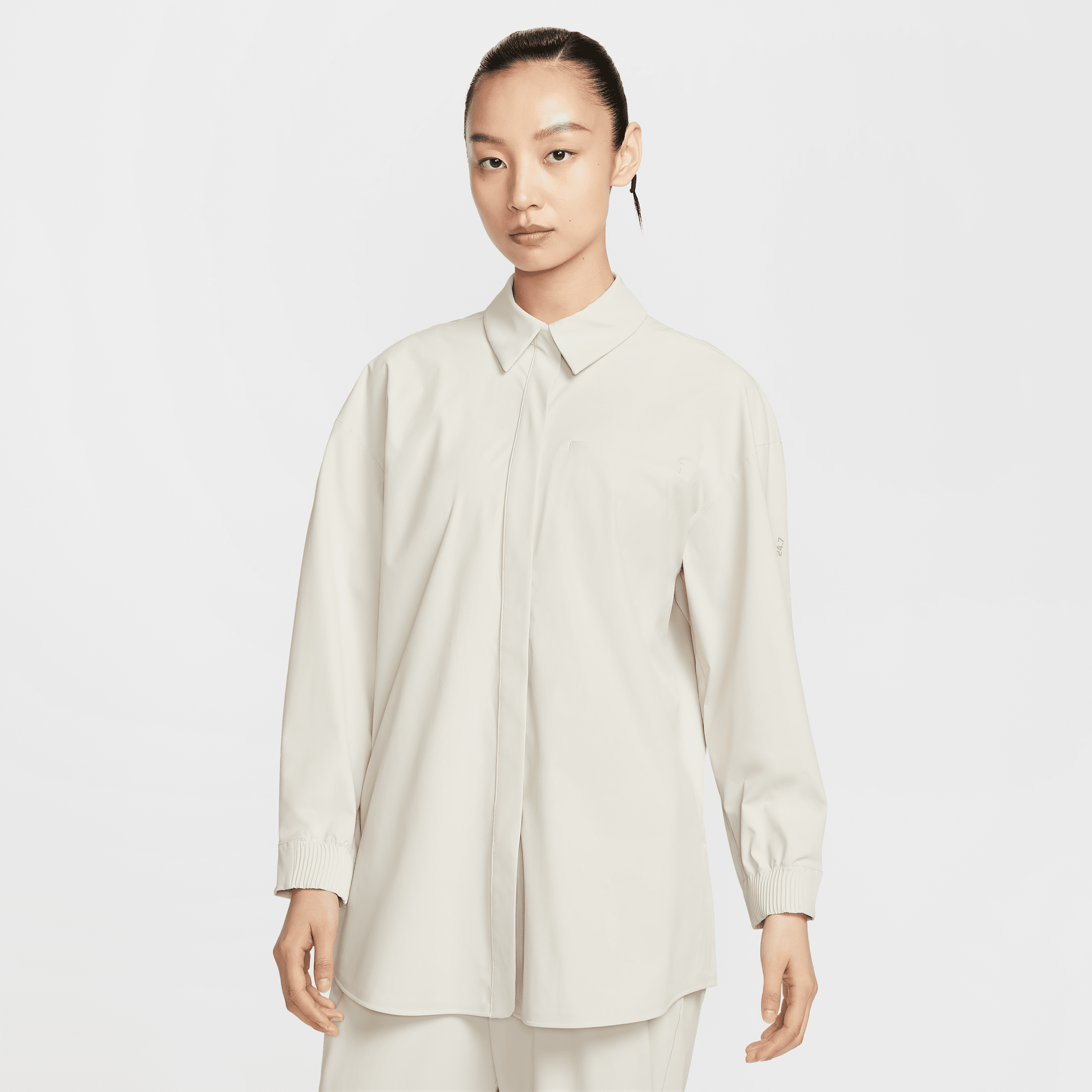 【ナイキ(NIKE)公式ストア】ナイキ 24.7 PerfectStretch ウィメンズ Dri-FIT オーバーサイズド ロングスリーブ シャツ HQ0237-104 ブラウン 【ナイキ(NIKE)公式ストア】ナイキ 24.7 PerfectStretch ウィメンズ Dri-FIT オーバーサイズド ロングスリーブ シャツ HQ0237-104 ブラウン