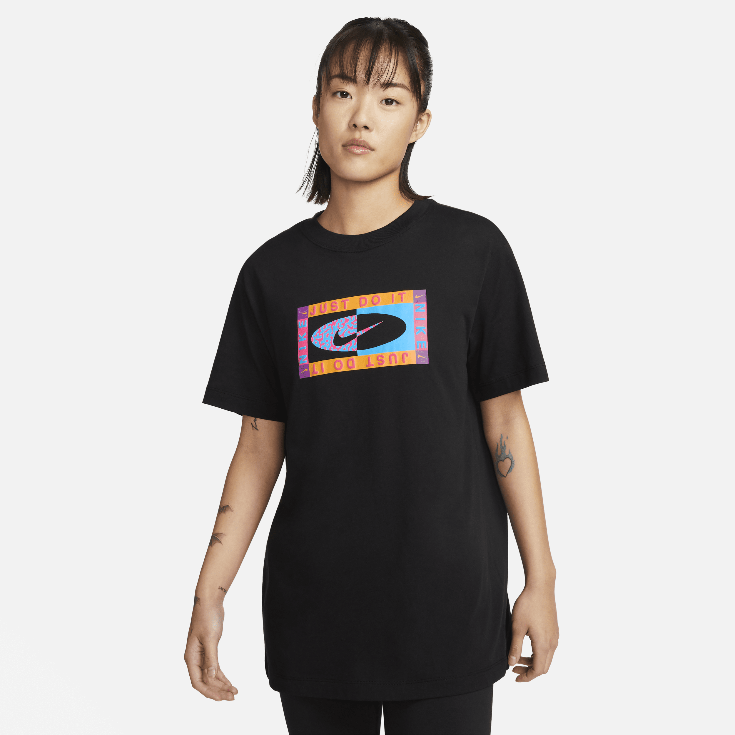 【ナイキ(NIKE)公式ストア】ナイキ スポーツウェア ウィメンズ Tシャツ FB8198-010 ブラック 【ナイキ(NIKE)公式ストア】ナイキ スポーツウェア ウィメンズ Tシャツ FB8198-010 ブラック